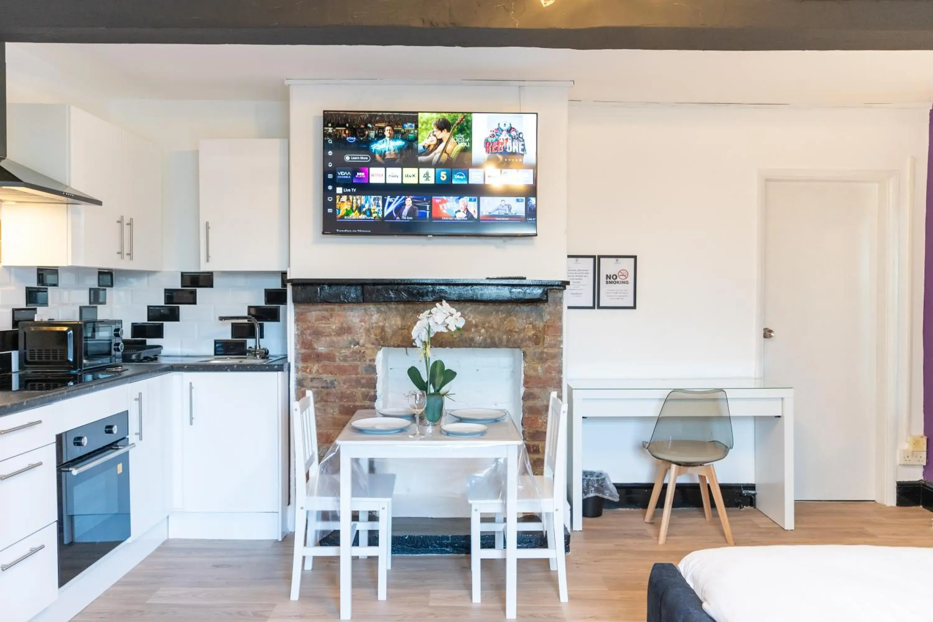 TV and multimedia in Tyger Inn Derby TV and multimedia in Tyger Inn Derby