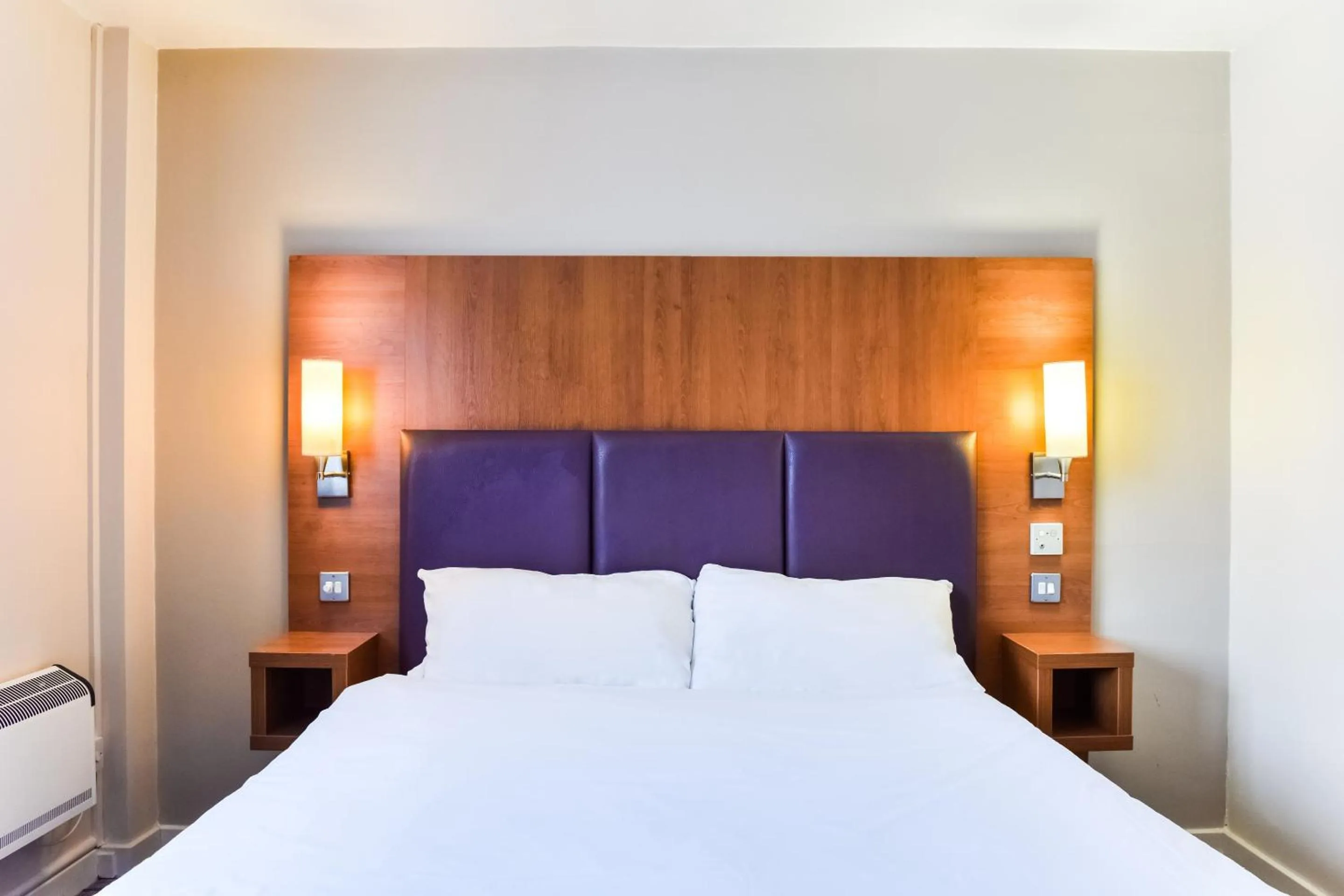 Bedroom, Bed in Tyger Inn Derby