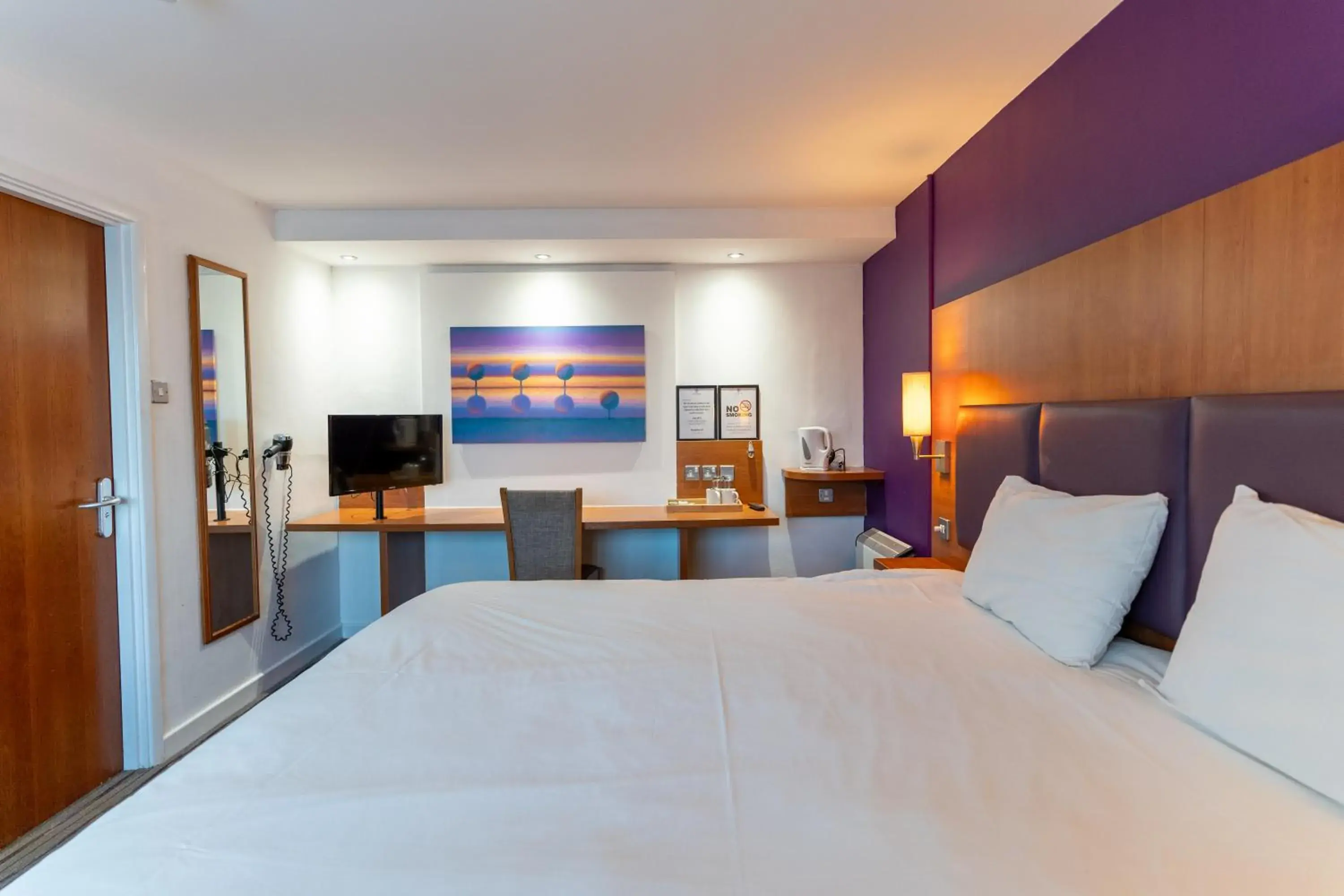 Photo of the whole room, Bed in Tyger Inn Derby Photo of the whole room, Bed in Tyger Inn Derby