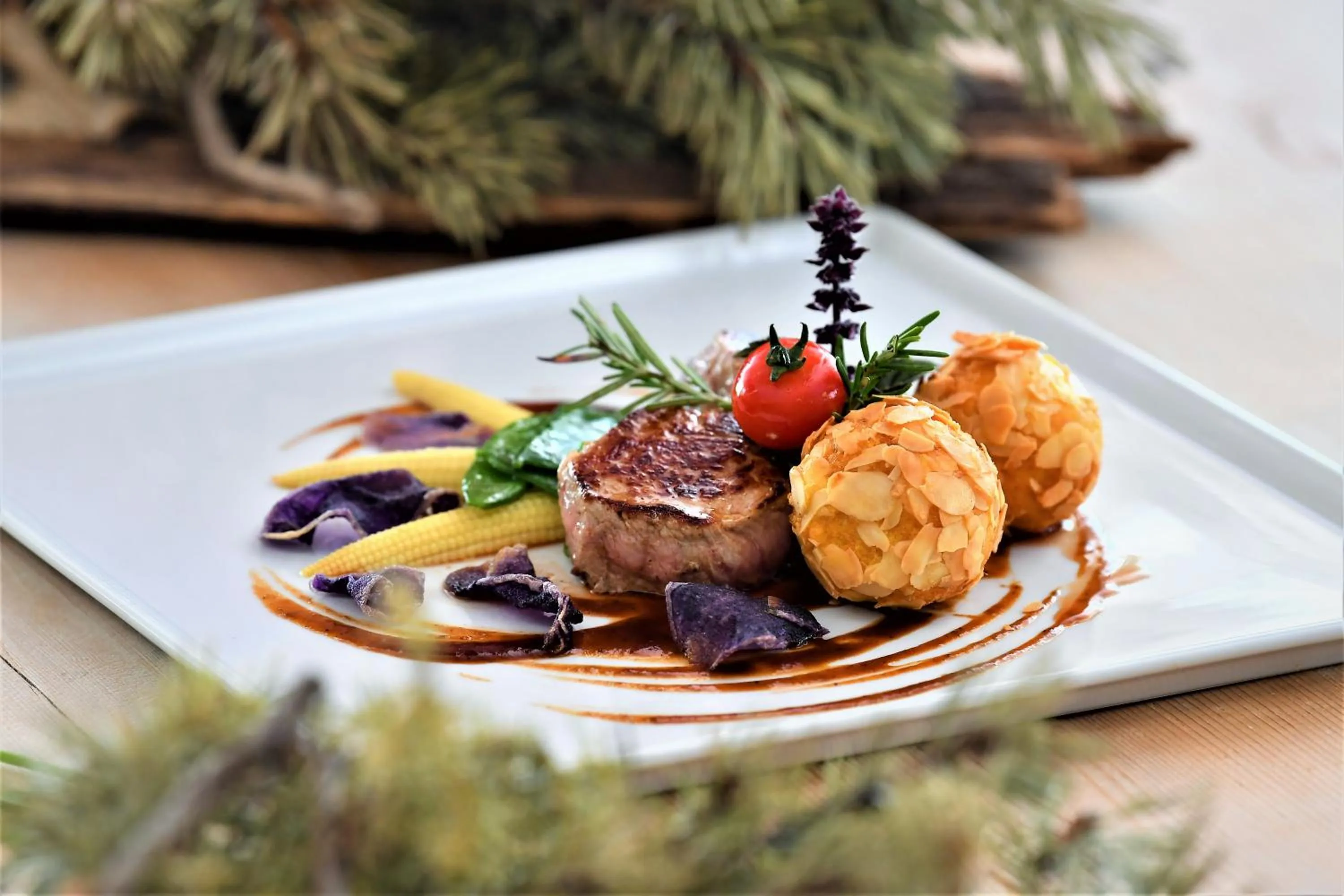 Food and drinks in Alpin Natur Hotel Brückele