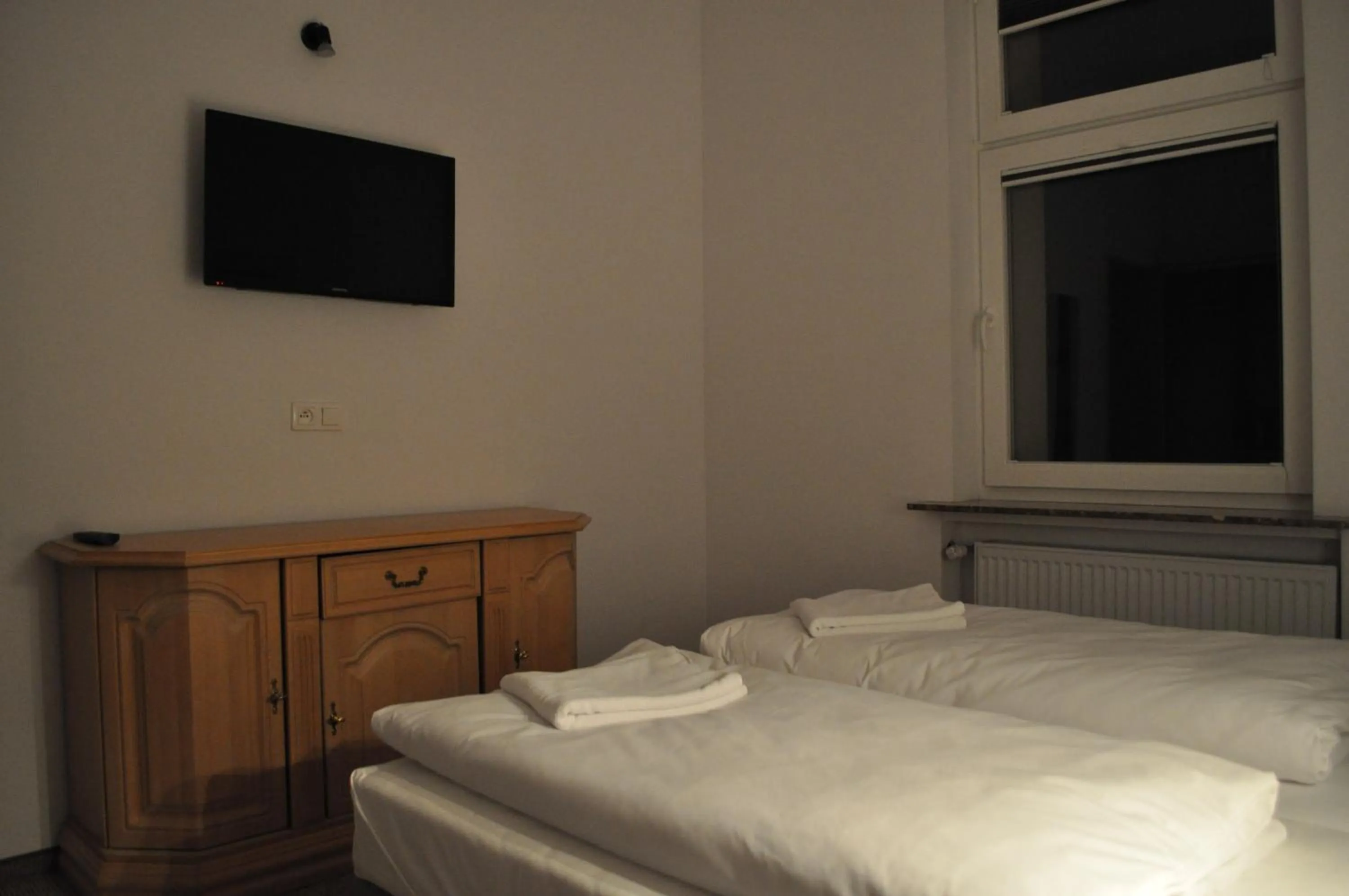 Photo of the whole room, Bed in OperaHostel