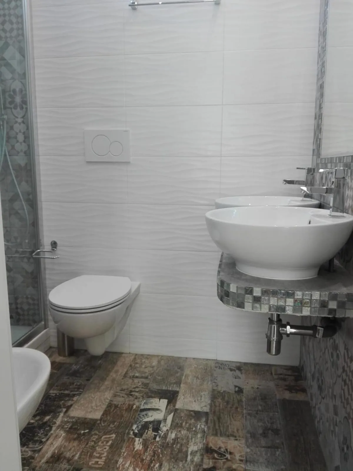 Shower in Atmos Luxe Navigli