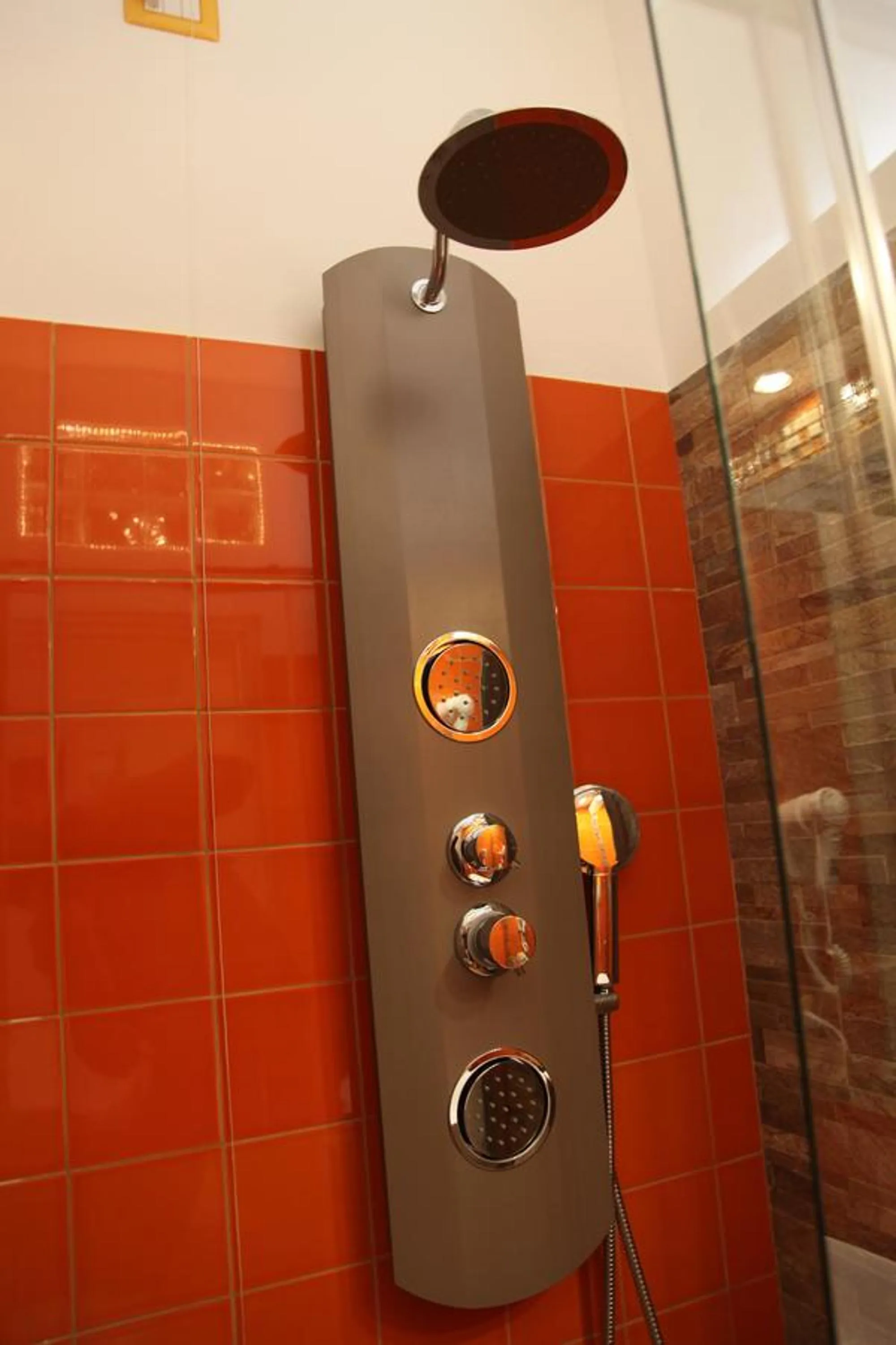 Shower in Atmos Luxe Navigli