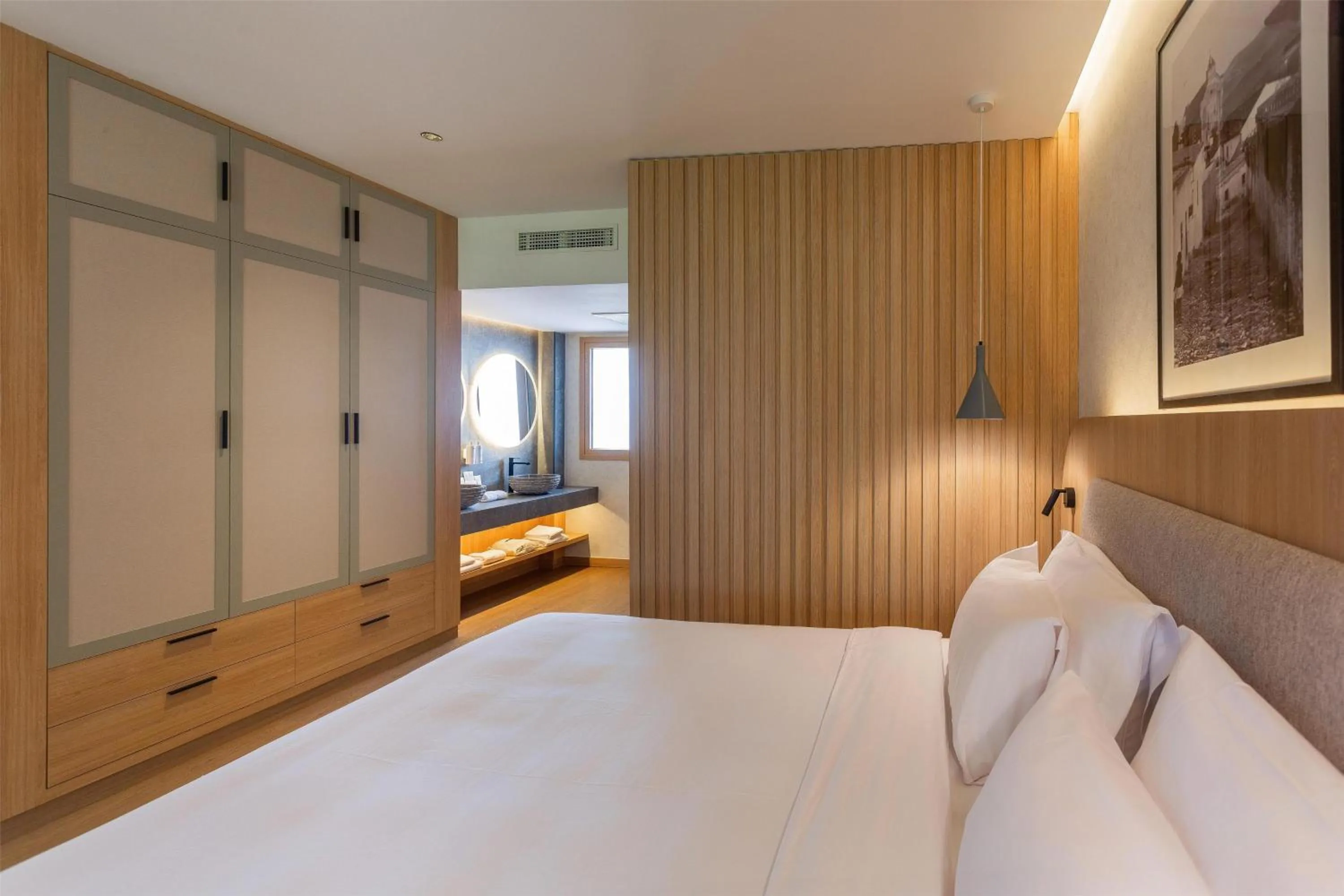 Photo of the whole room, Bed in Radisson Resort & Residences Tenerife - Adults Only