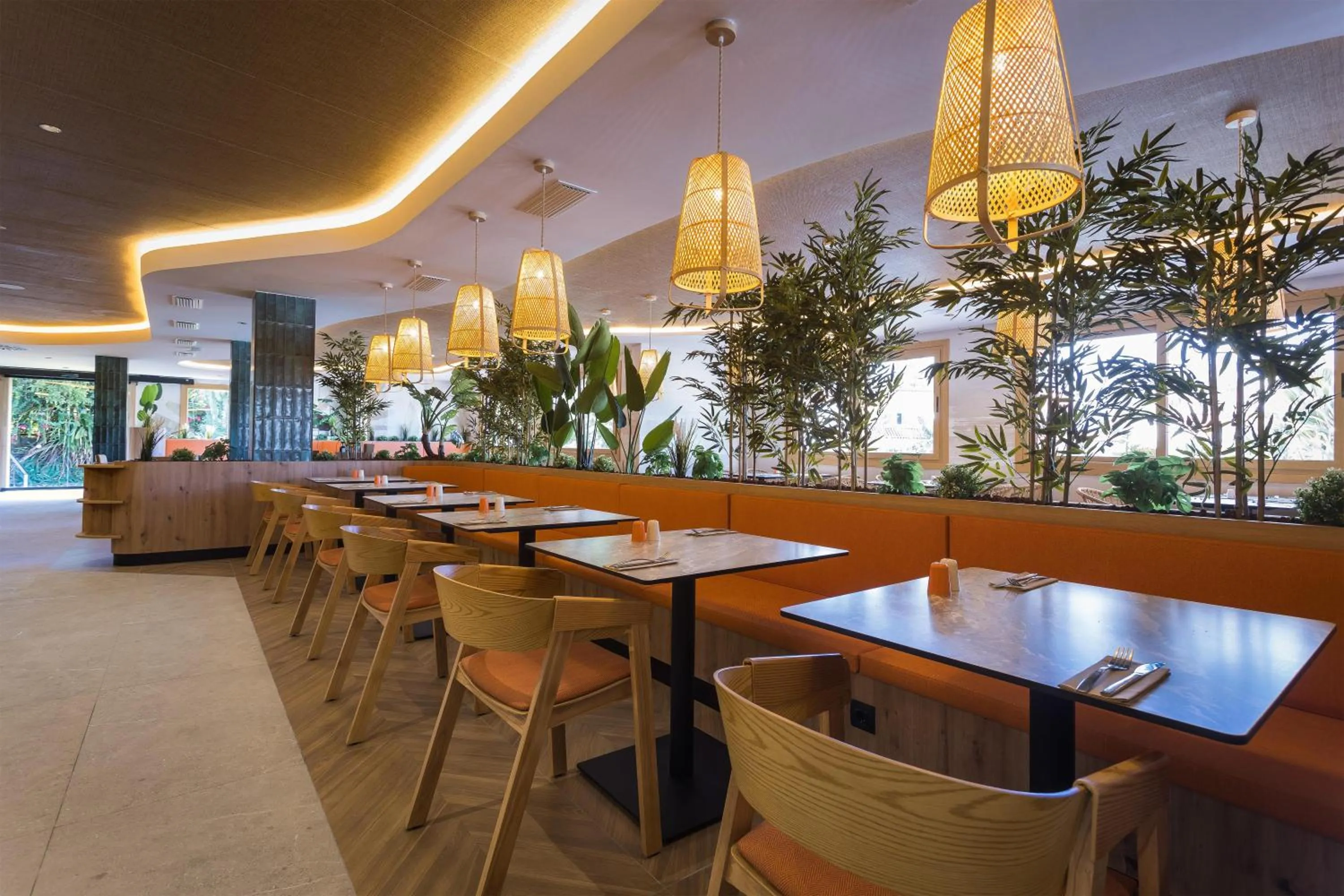 Restaurant/places to eat in Radisson Resort & Residences Tenerife - Adults Only