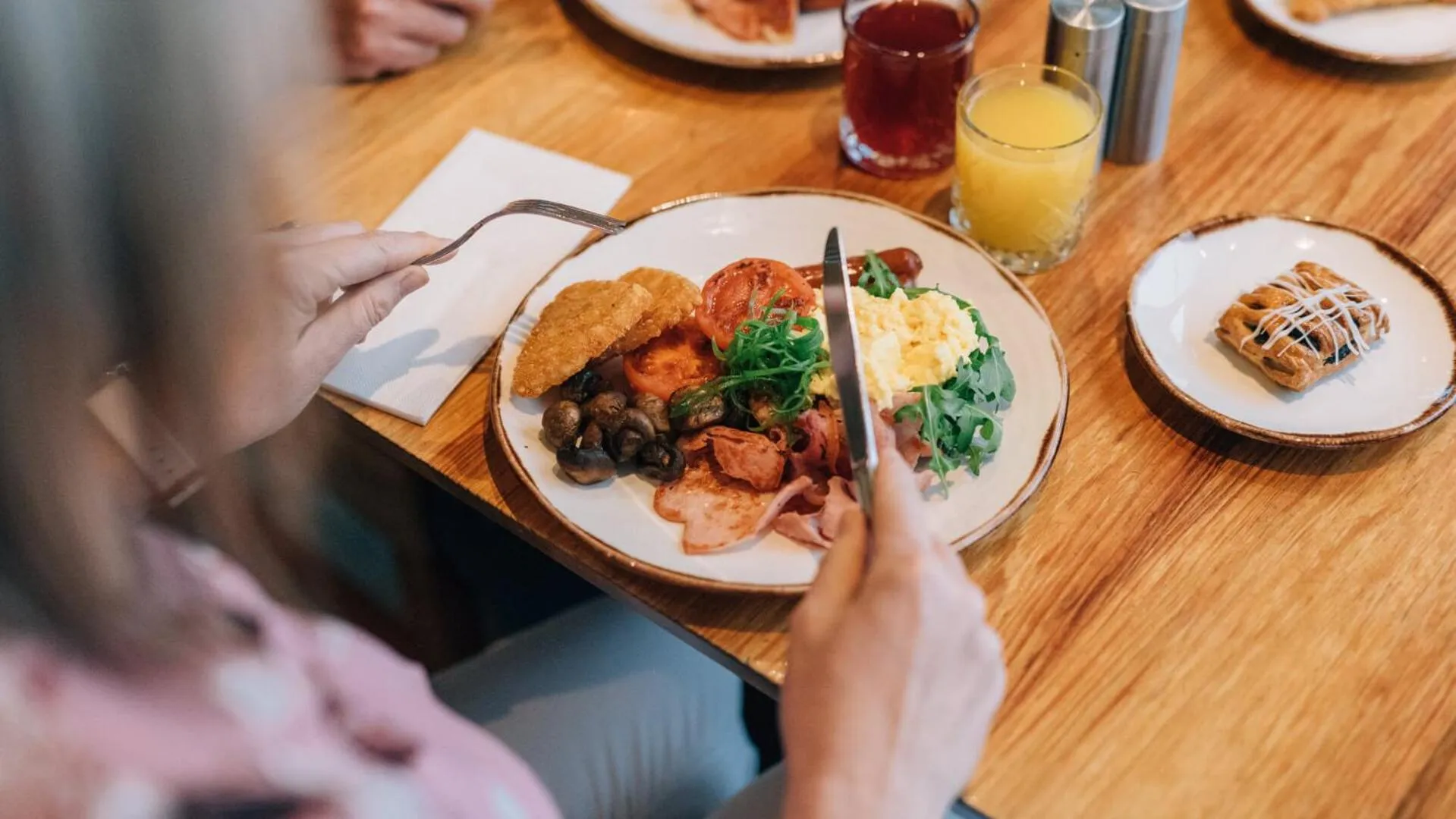 Breakfast in Country Club Tasmania