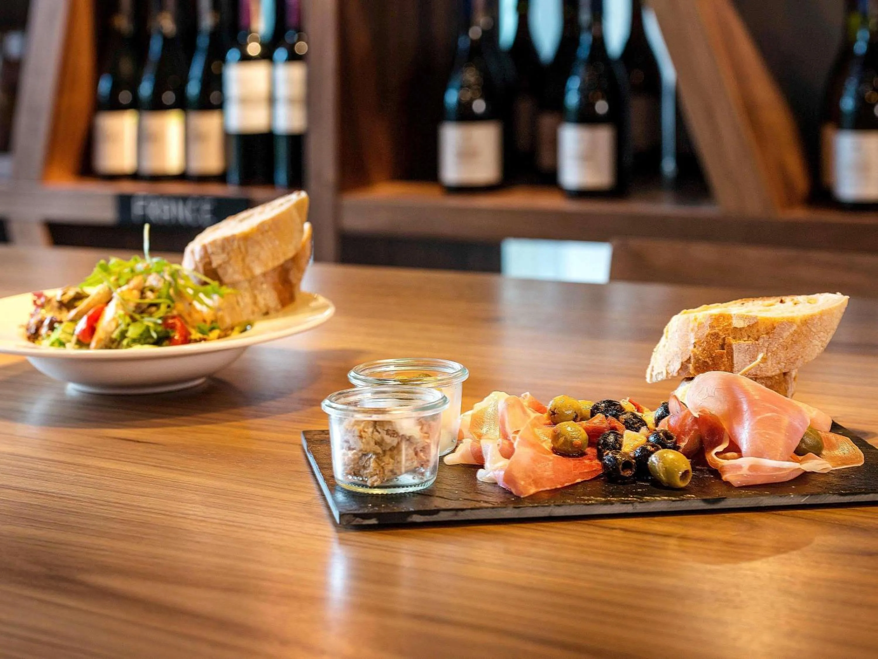 Lounge or bar in Mercure Gdańsk Posejdon