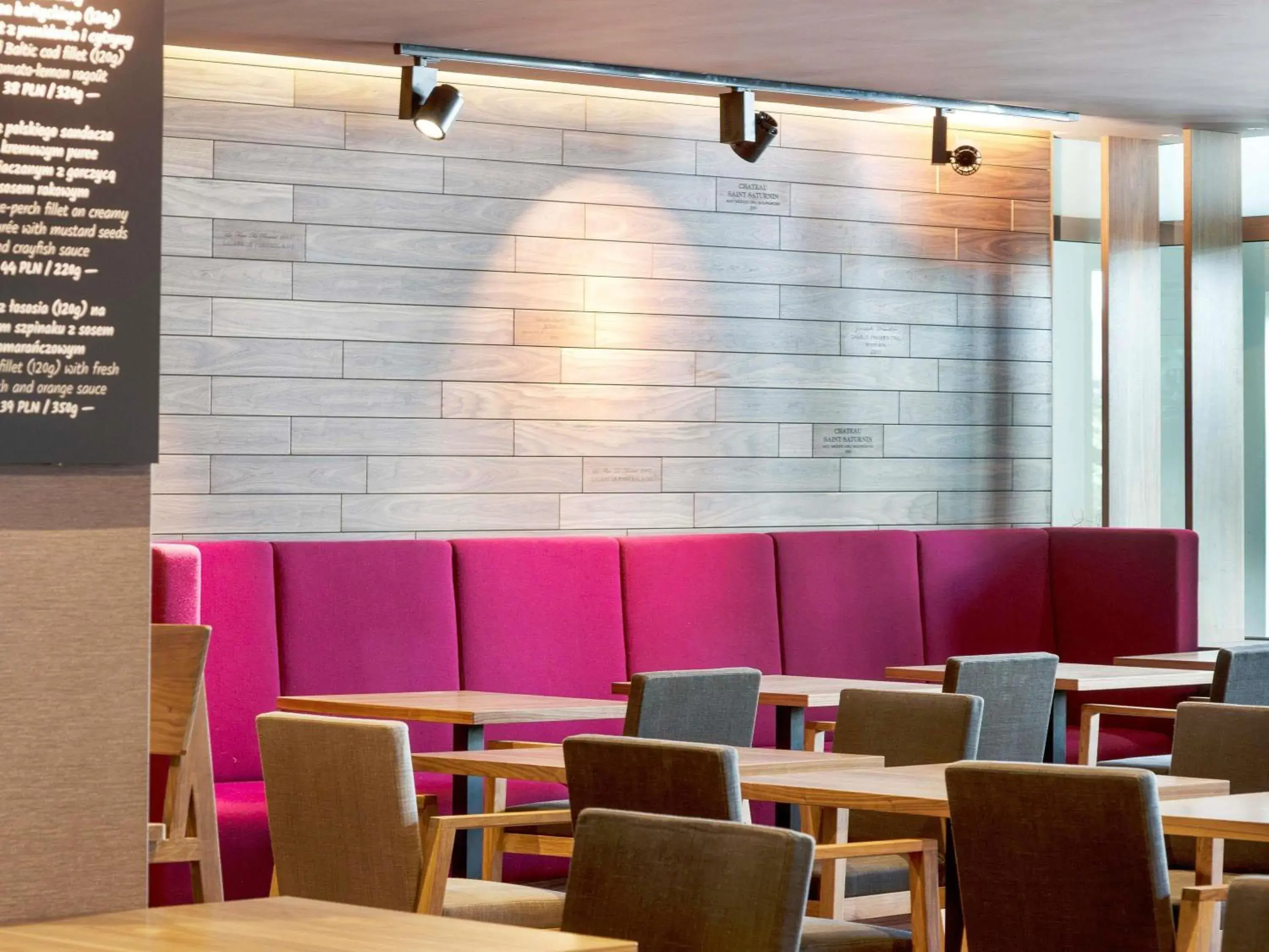 Lounge or bar in Mercure Gdańsk Posejdon Lounge or bar in Mercure Gdańsk Posejdon