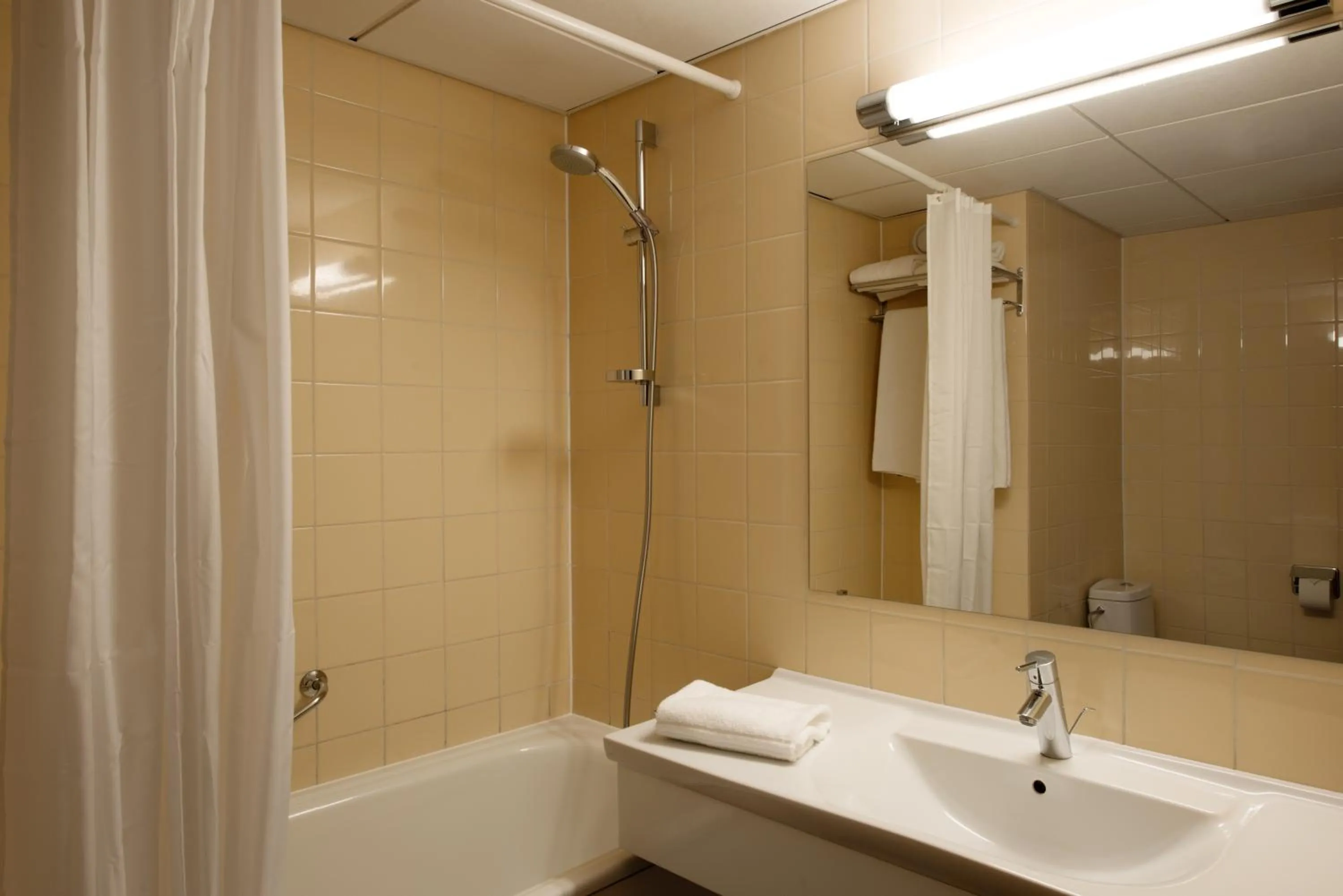 Shower in Mercure Gdańsk Posejdon