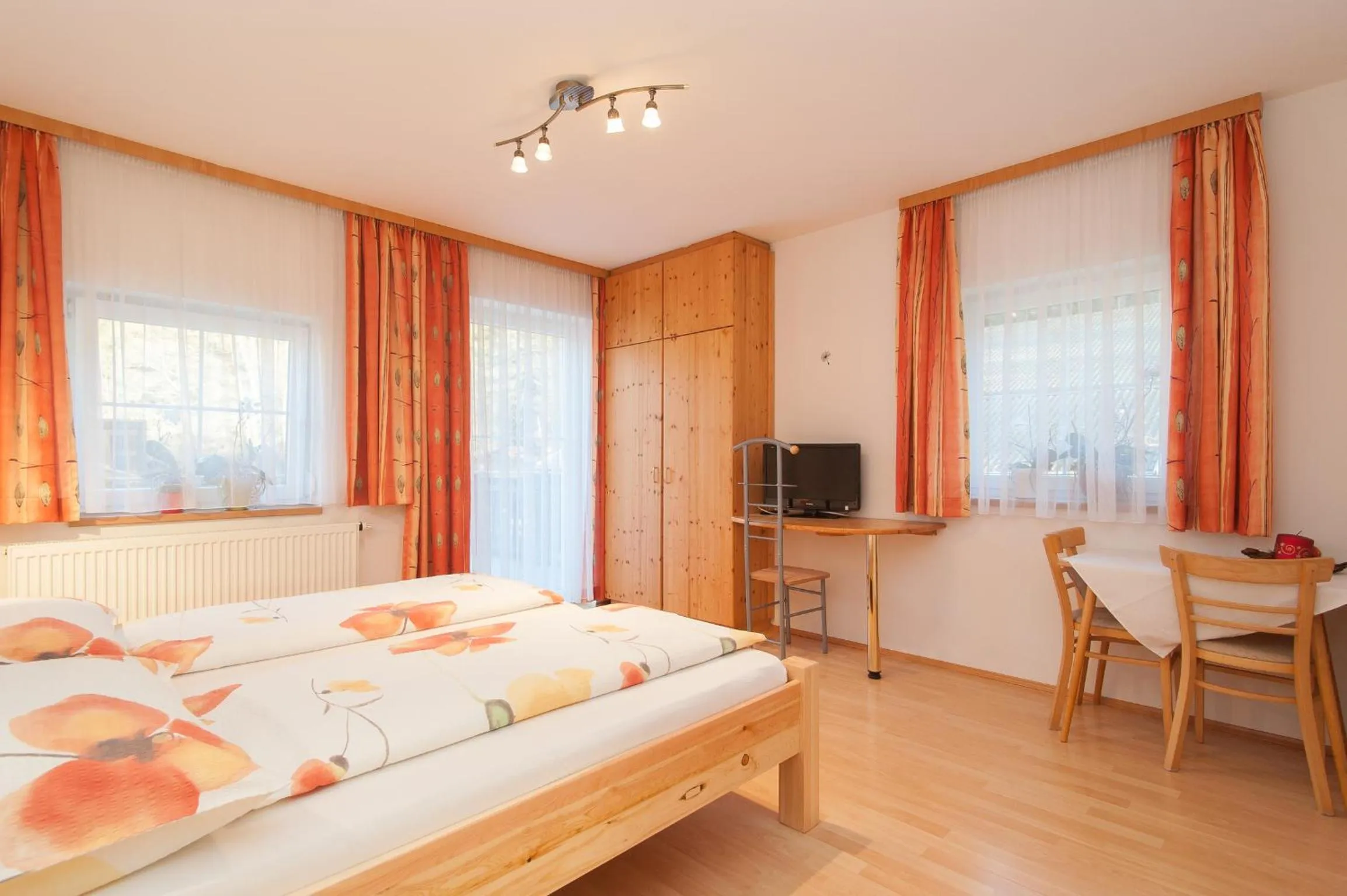 Photo of the whole room in Lug ins Land