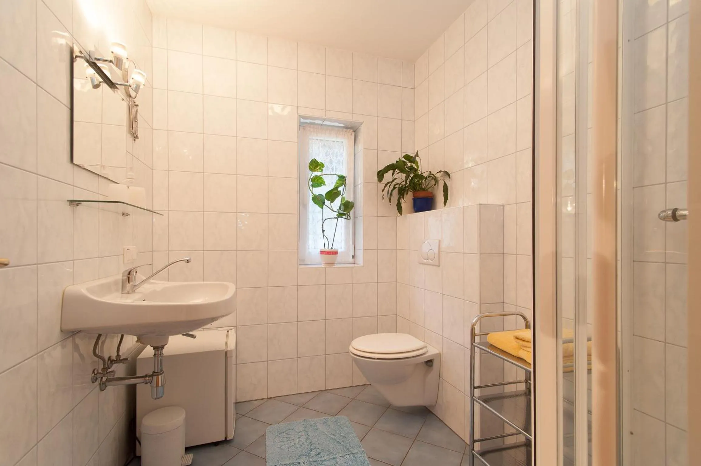 Photo of the whole room in Lug ins Land