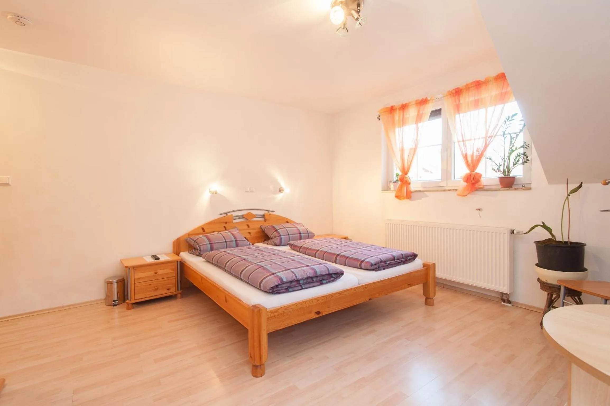 Photo of the whole room in Lug ins Land