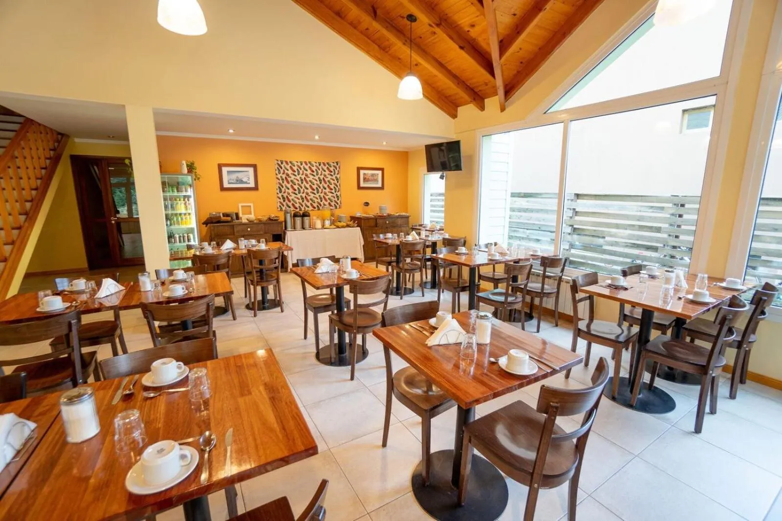 Breakfast in Hostería Vertical Lodge