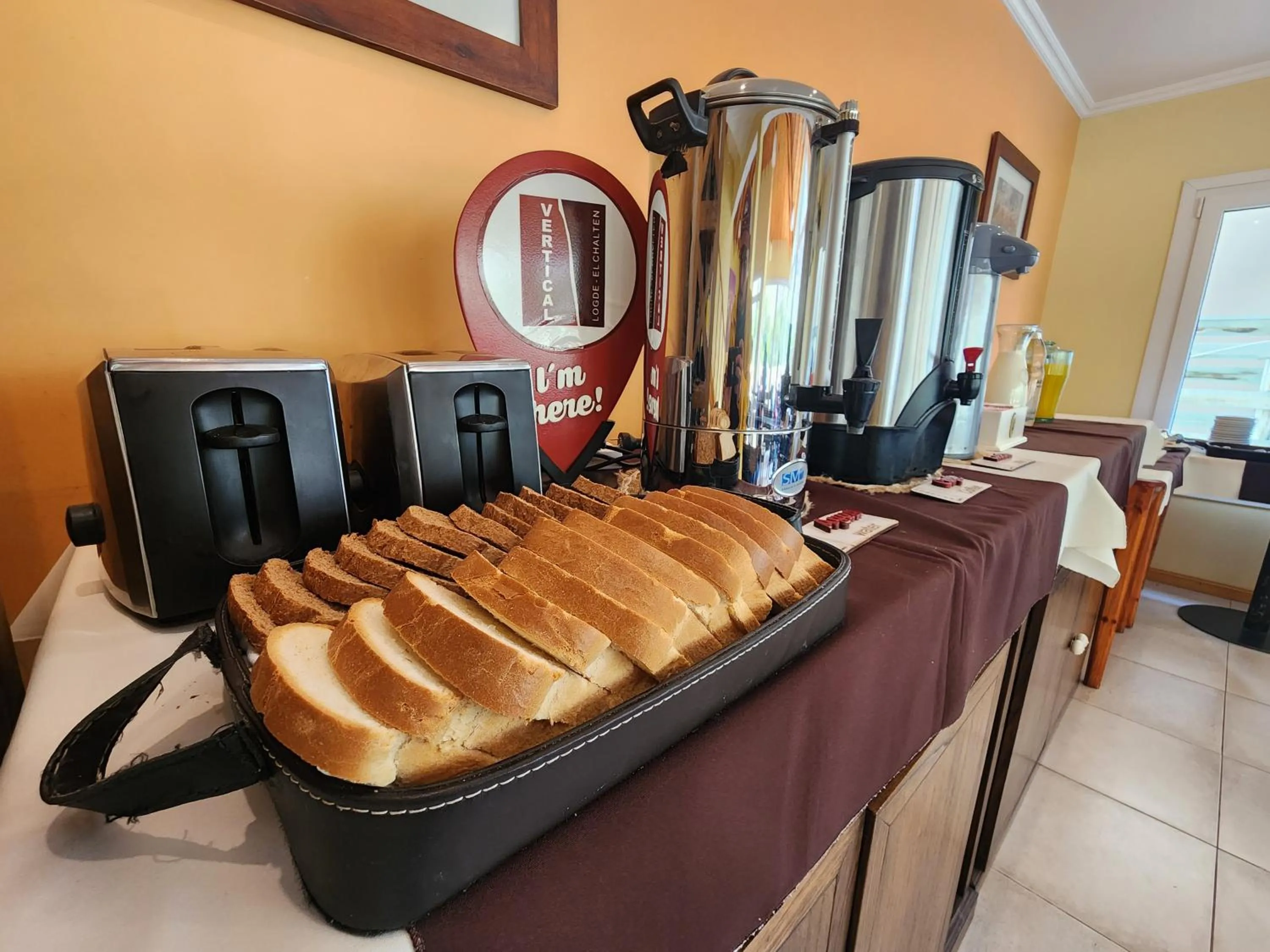 Breakfast in Hostería Vertical Lodge