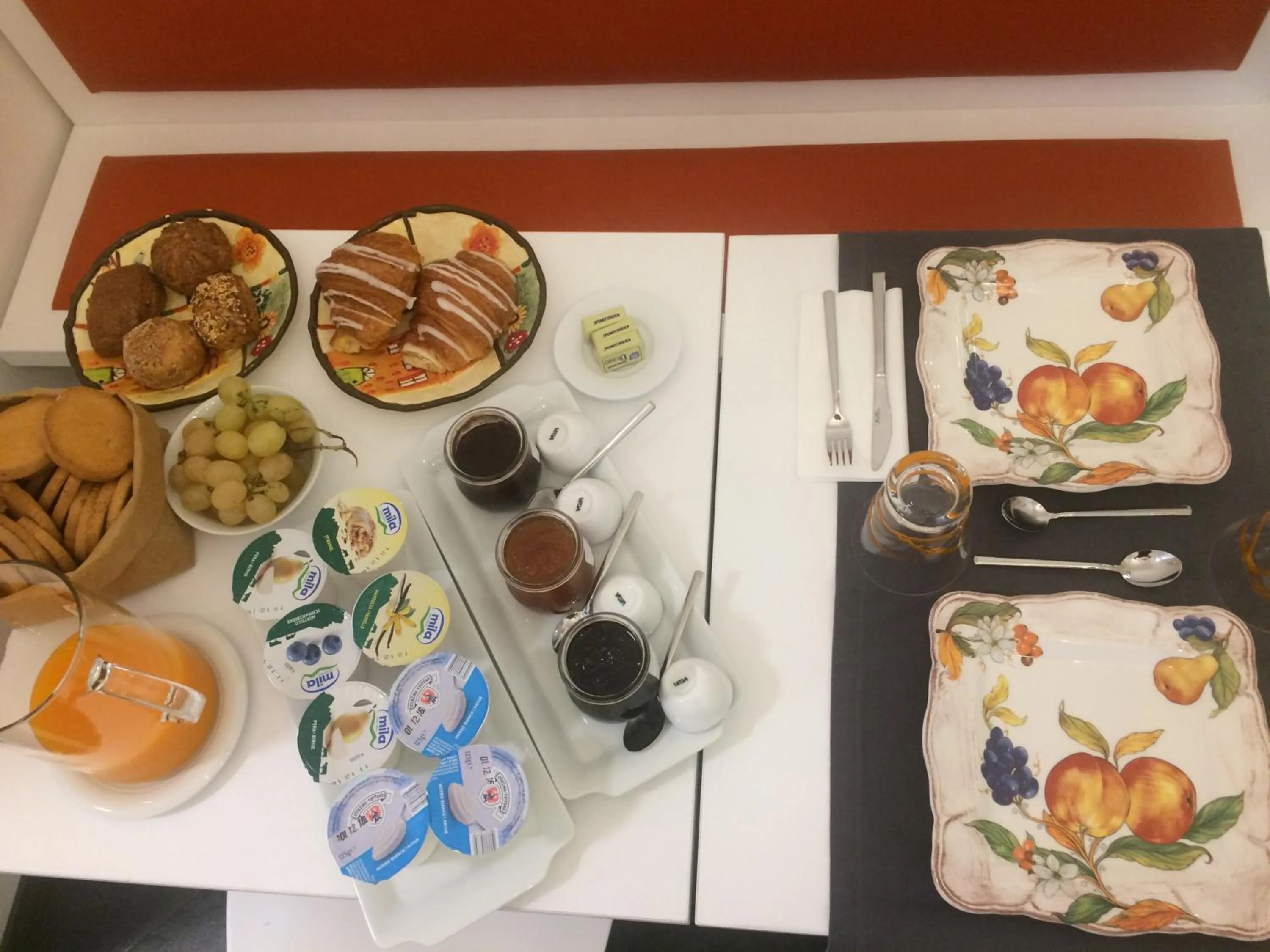 Italian breakfast in B&B VIA ROMA 25