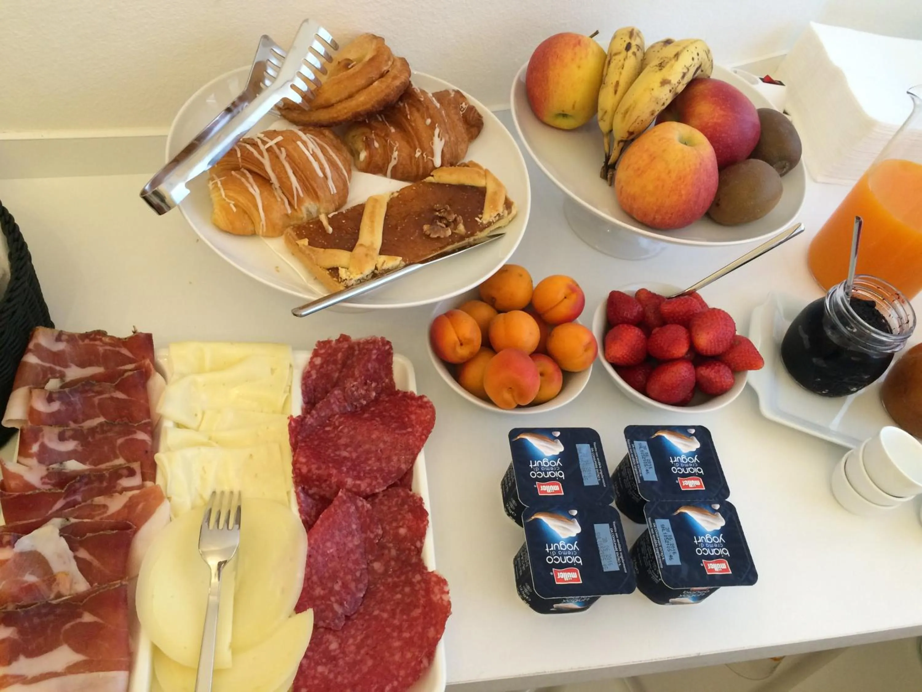 Continental breakfast in B&B VIA ROMA 25