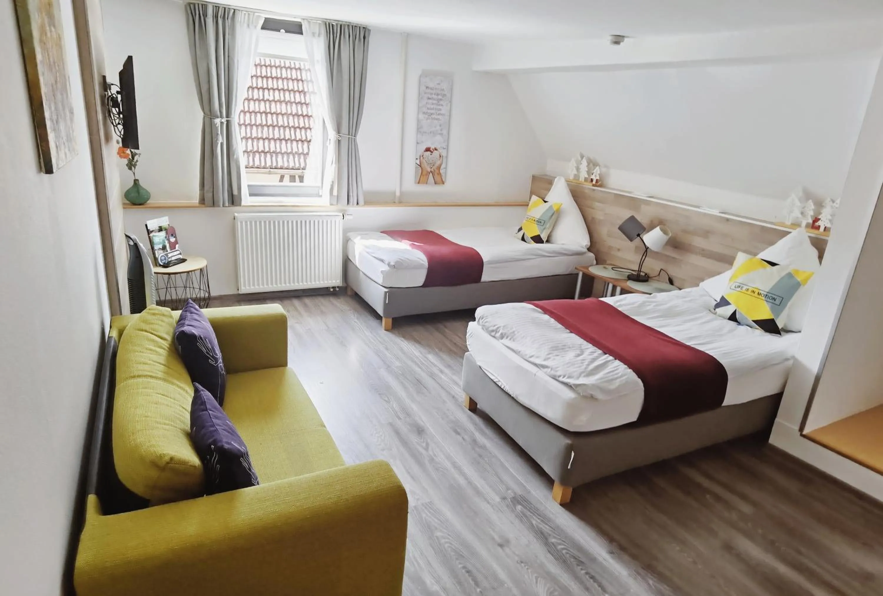 Photo of the whole room, Bed in Das Waldhaus