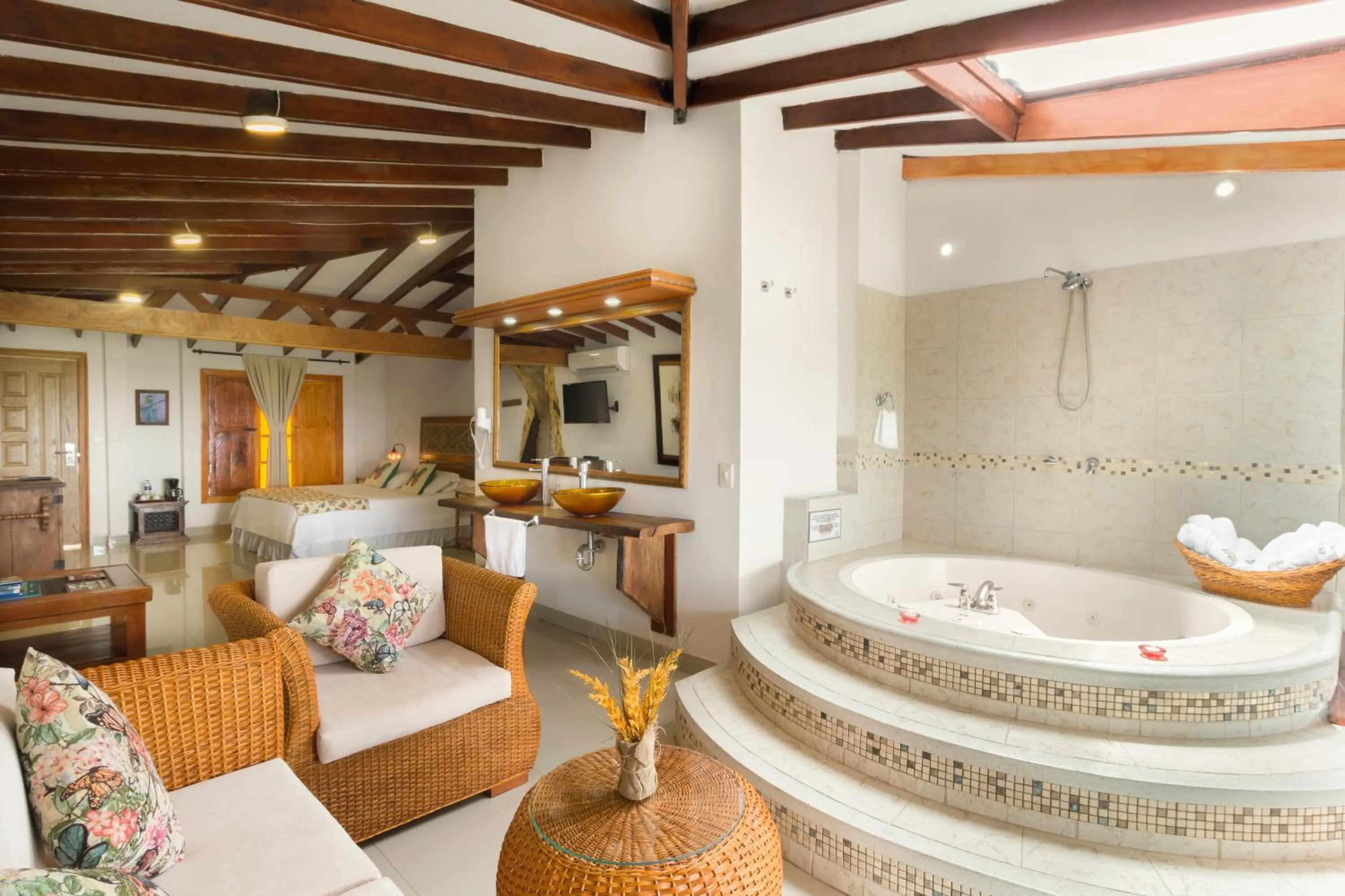 Hot Tub in Hotel Spa La Colina