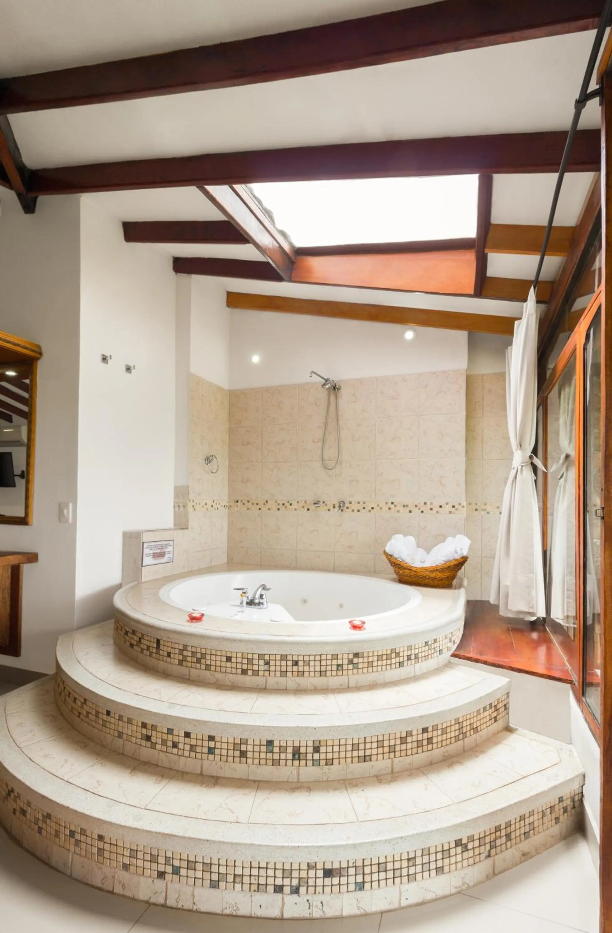 Hot Tub in Hotel Spa La Colina