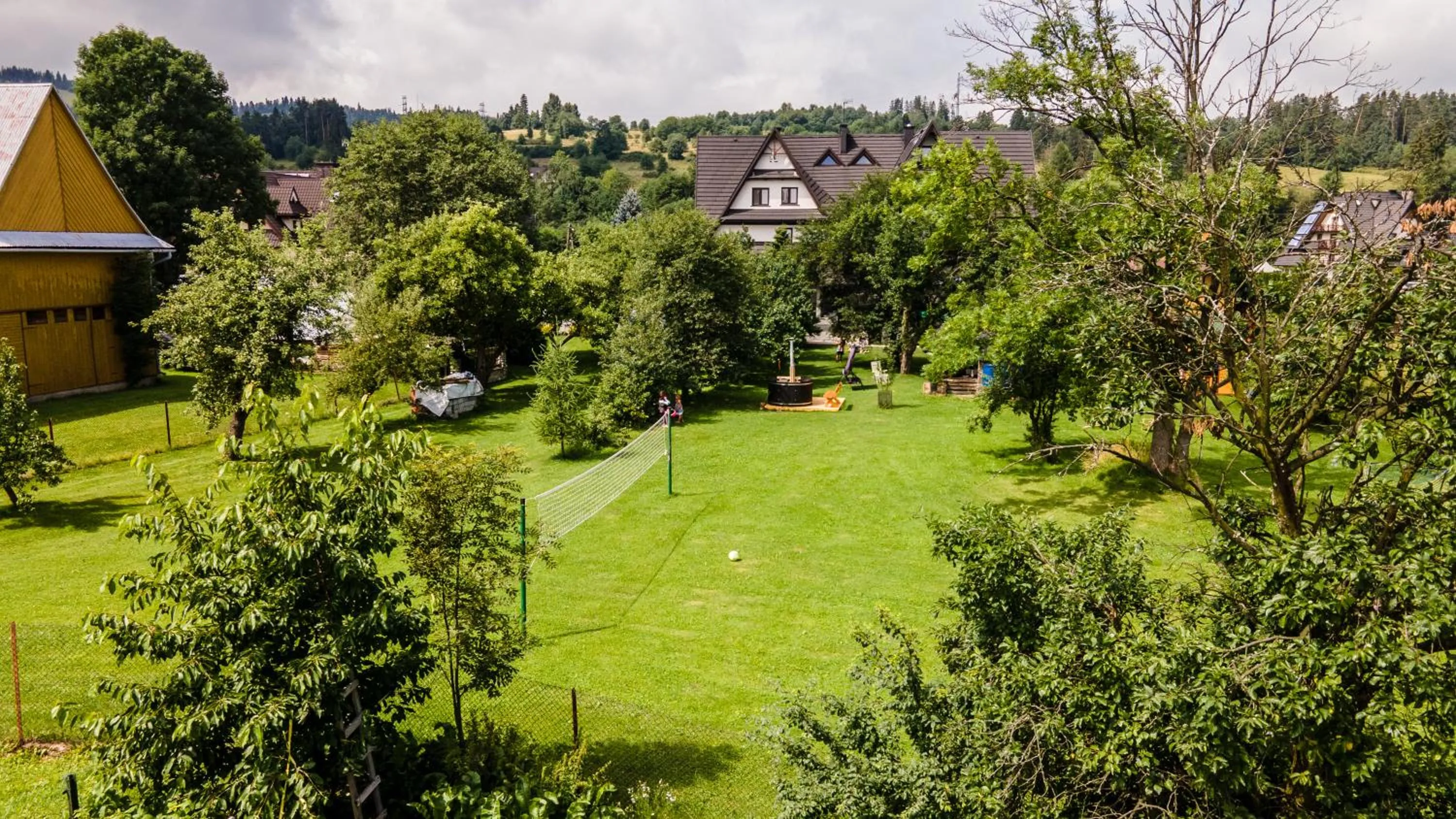 Garden view in DOM WYPOCZYNKOWY ŻAK