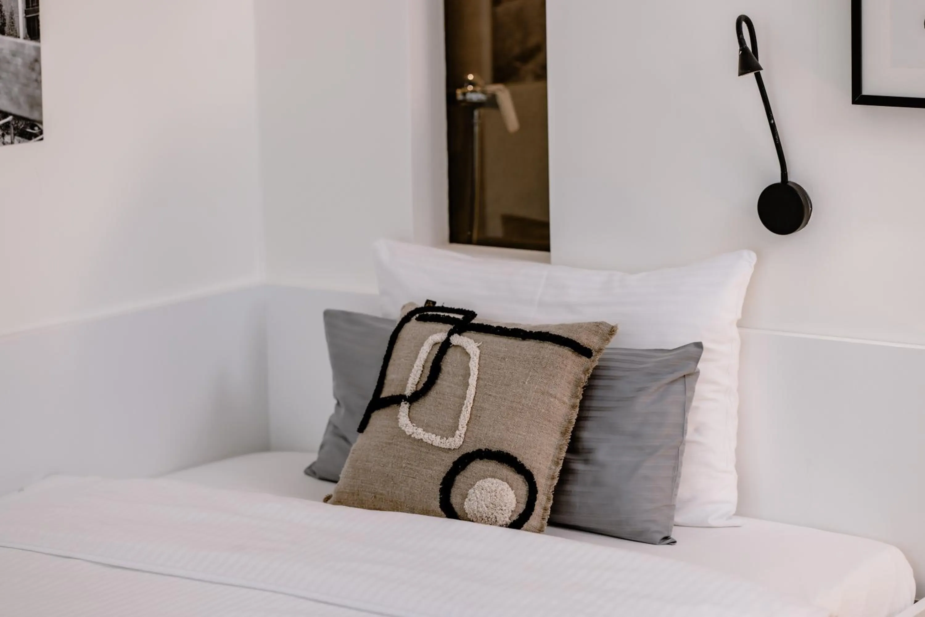 Bed in THE FLAG München M.