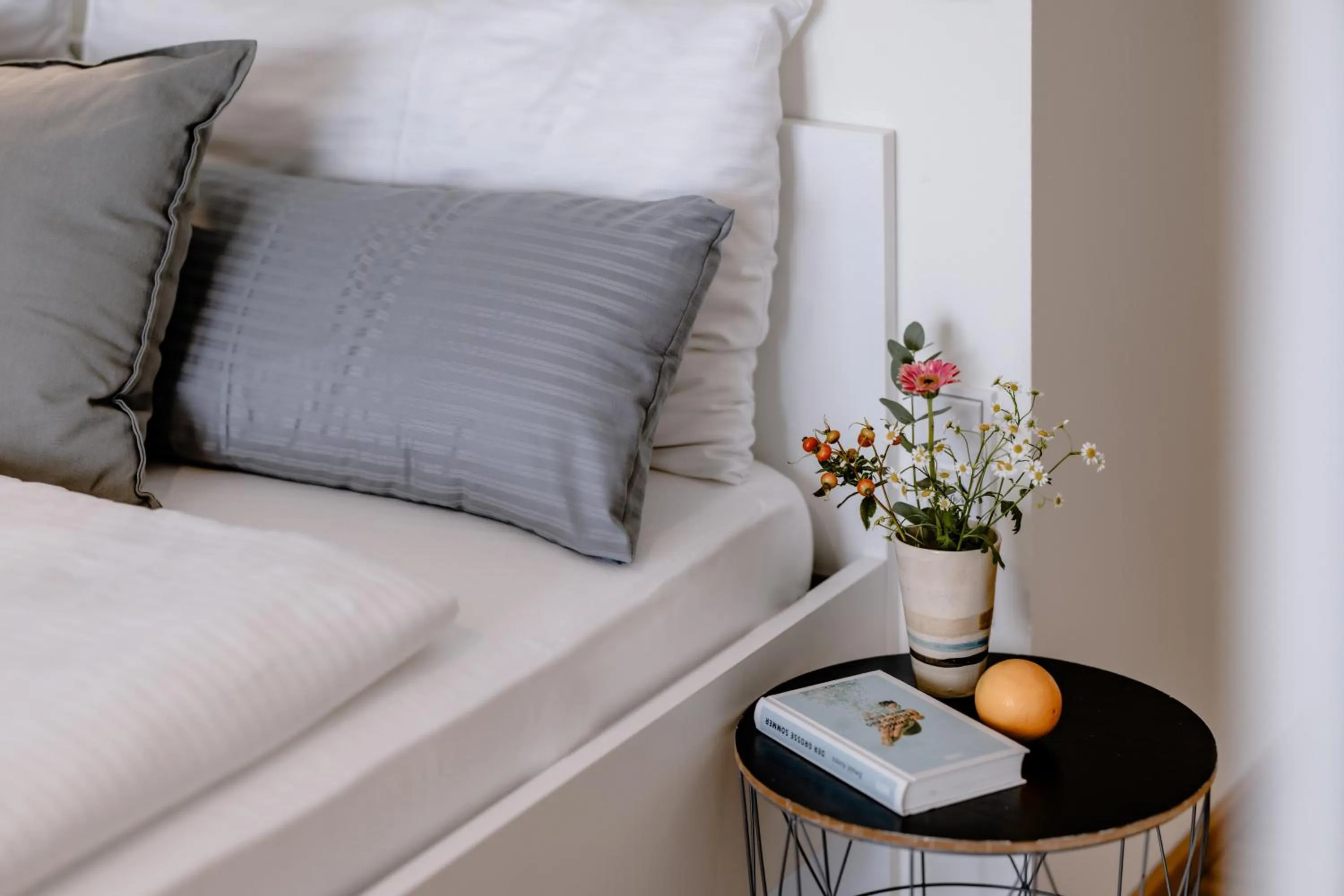 Bed in THE FLAG München M.