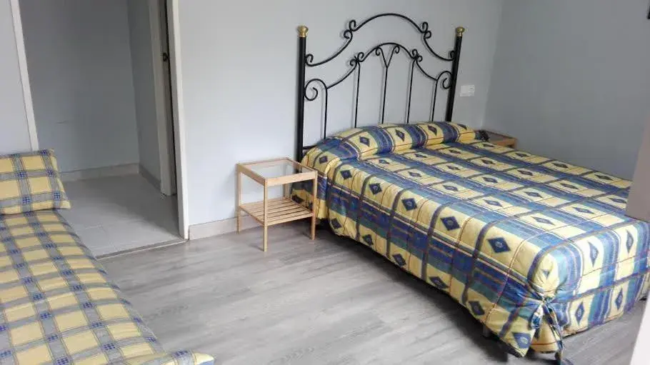 Double Room in Albergue La Casona Del Peregrino Double Room in Albergue La Casona Del Peregrino