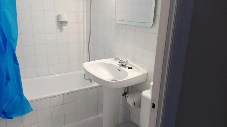 Bathroom in Albergue La Casona Del Peregrino