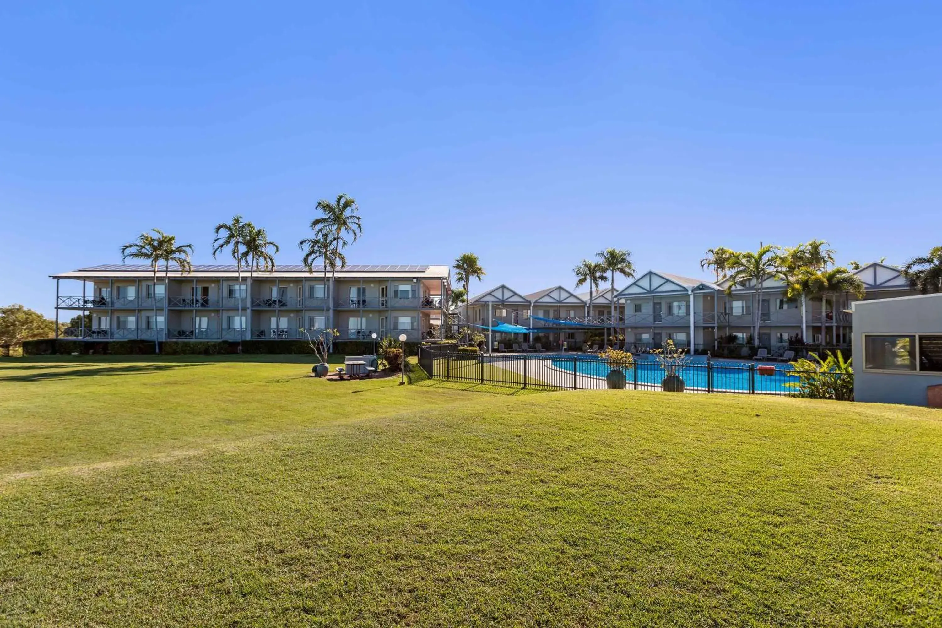 Property building in Moonlight Bay Suites Property building in Moonlight Bay Suites