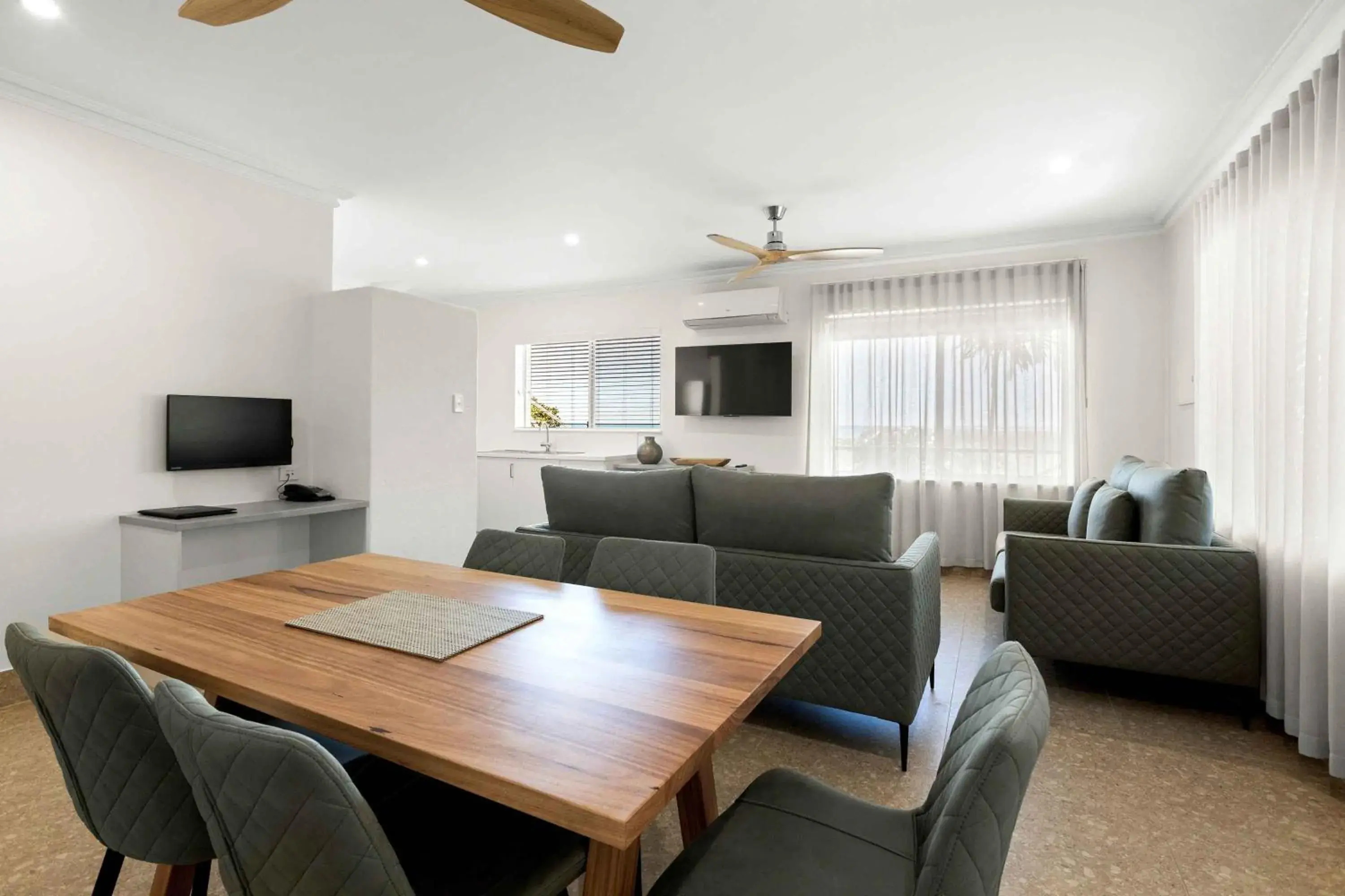 Living room in Moonlight Bay Suites Living room in Moonlight Bay Suites