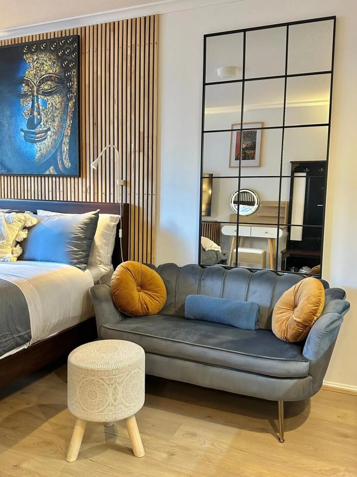 Bedroom, Bed in West End Central Apartments