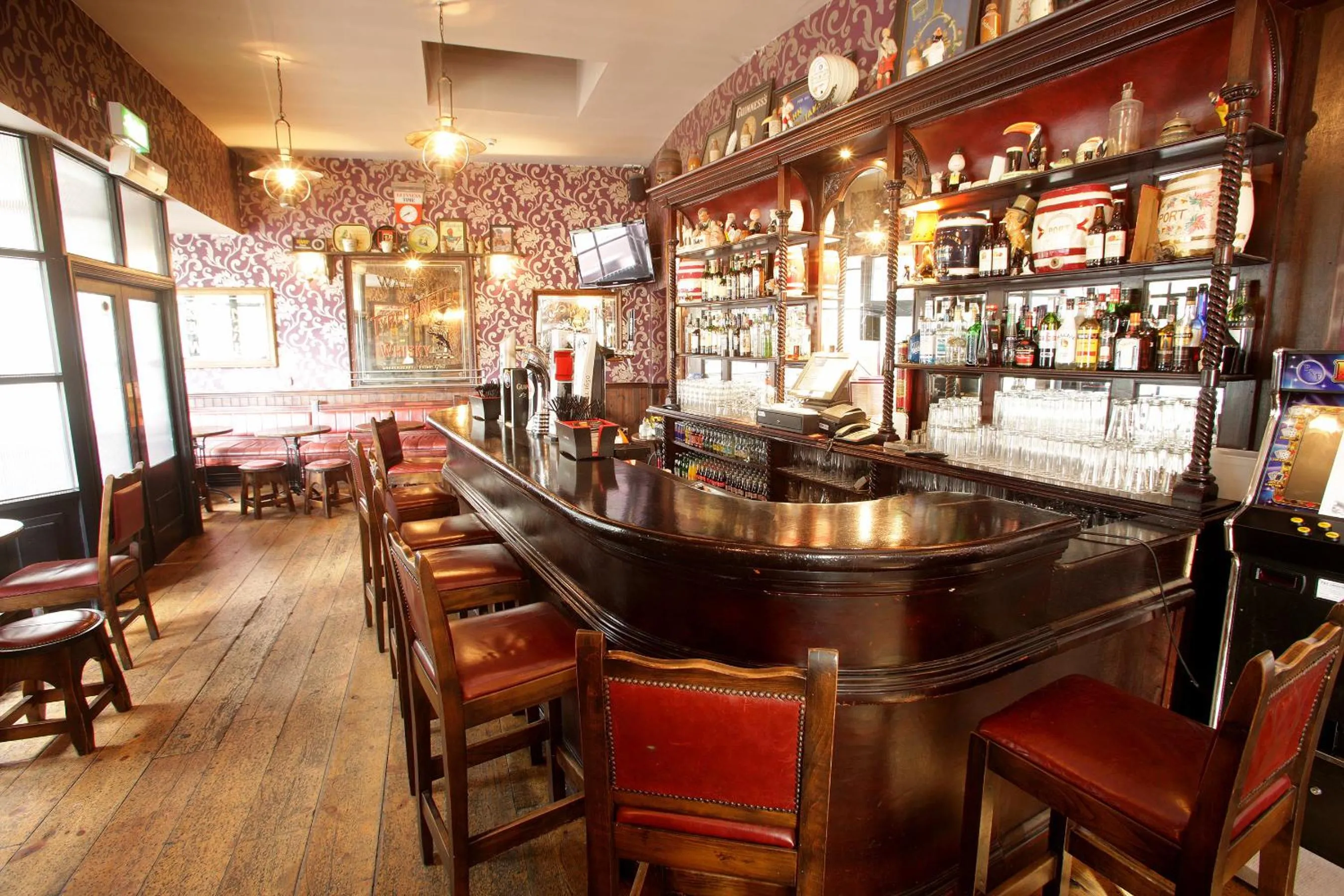 Lounge or bar in Waterfoot Hotel