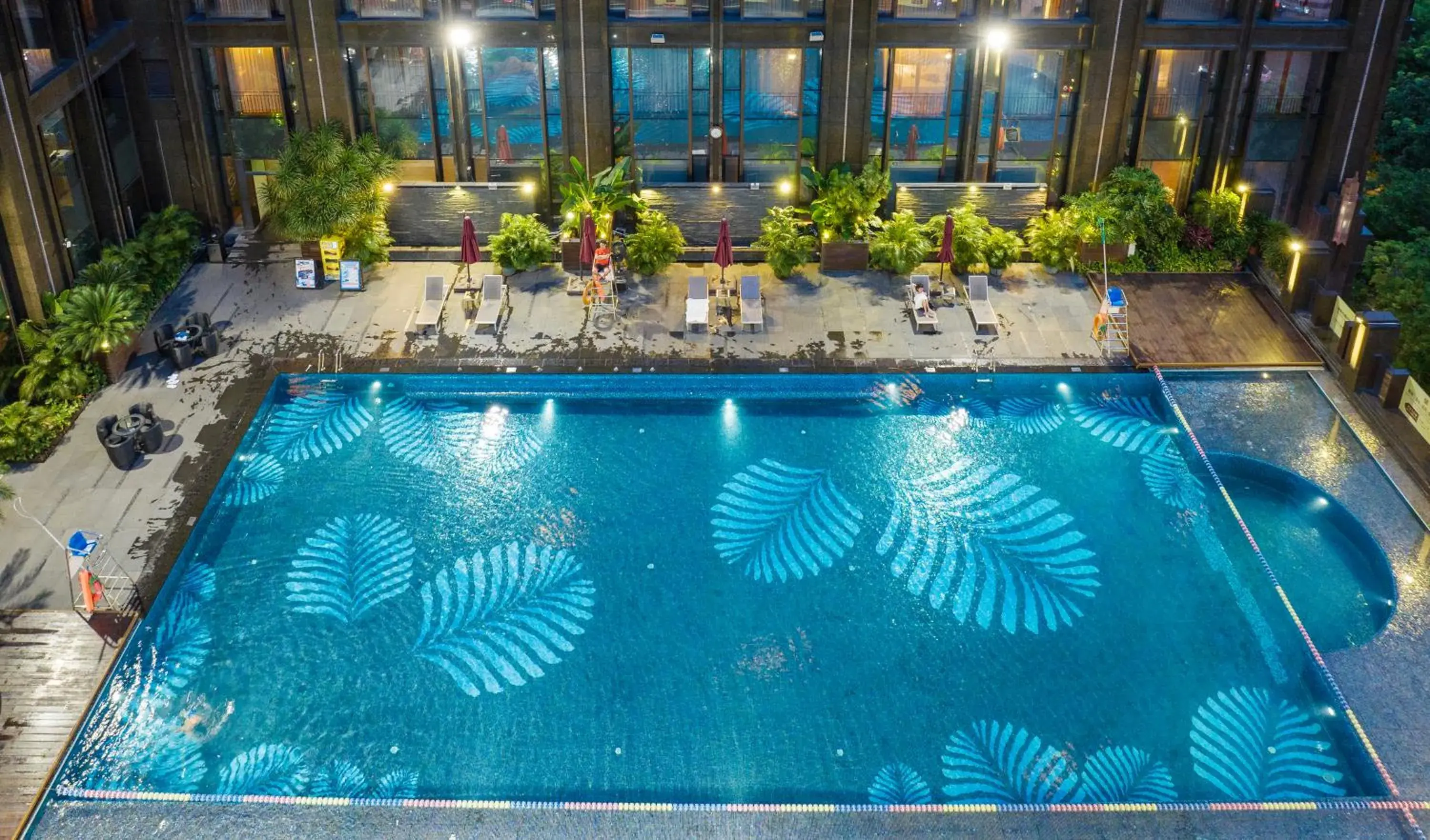Swimming pool in Vaperse Hotel Guangzhou Zhujiang New Town - Free Shuttle Bus During Canton Fair Swimming pool in Vaperse Hotel Guangzhou Zhujiang New Town - Free Shuttle Bus During Canton Fair