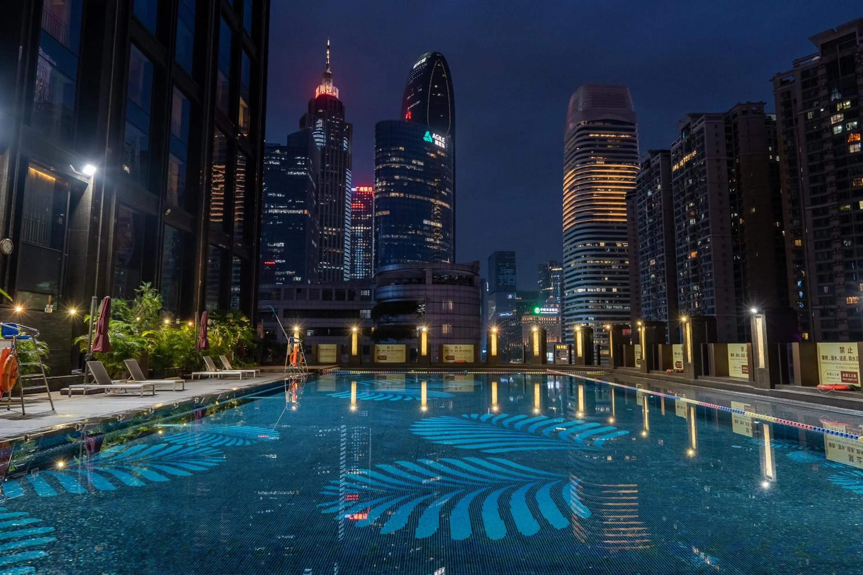Swimming pool in Vaperse Hotel Guangzhou Zhujiang New Town - Free Shuttle Bus During Canton Fair