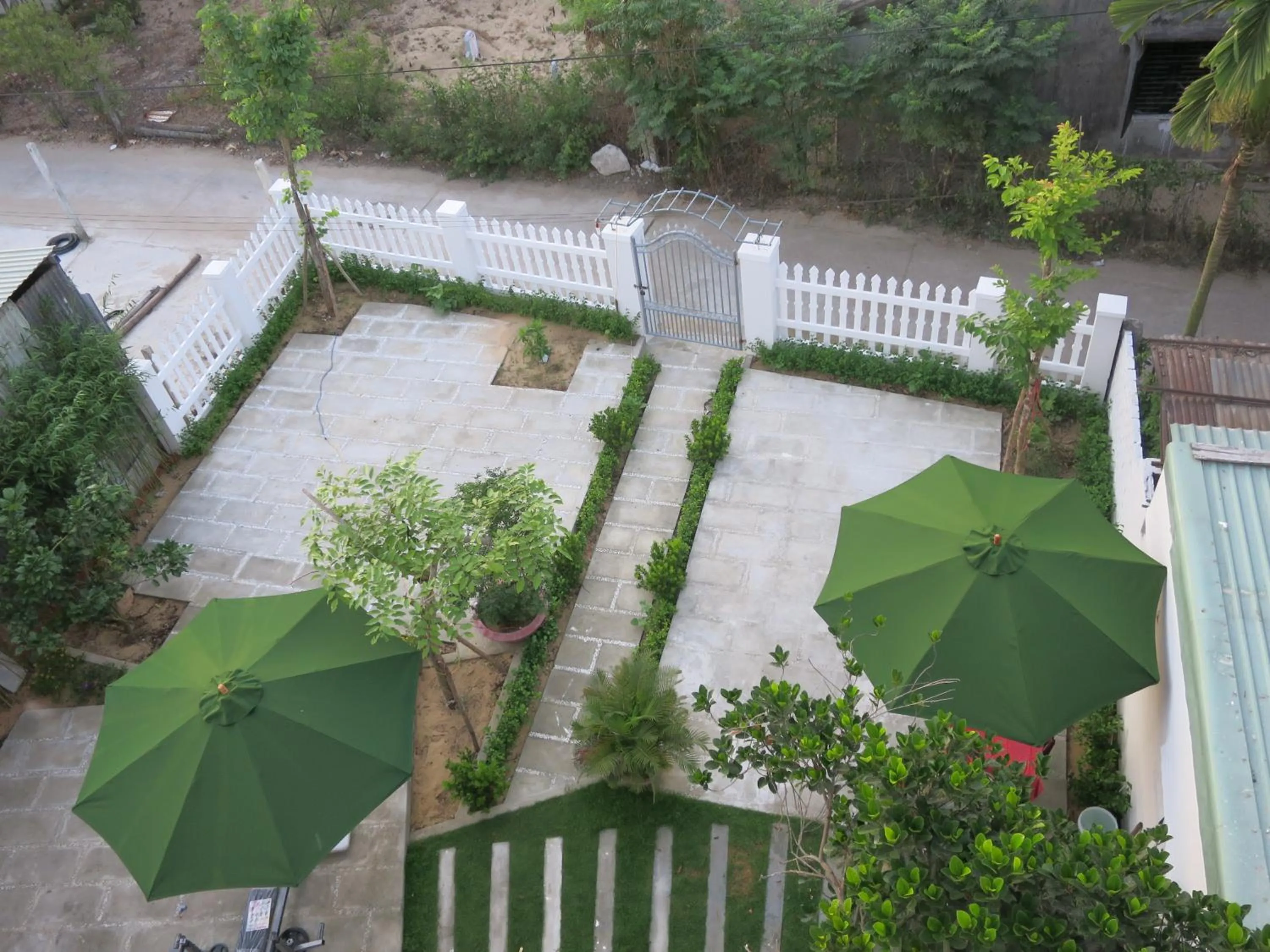 Garden view in Fireworks Homestay