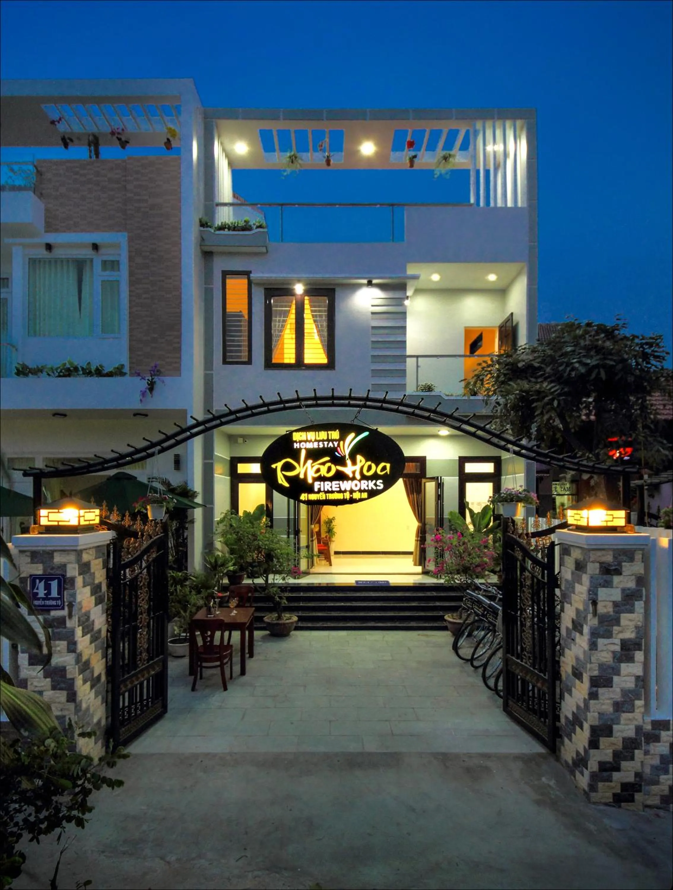 Logo/Certificate/Sign in Fireworks Homestay