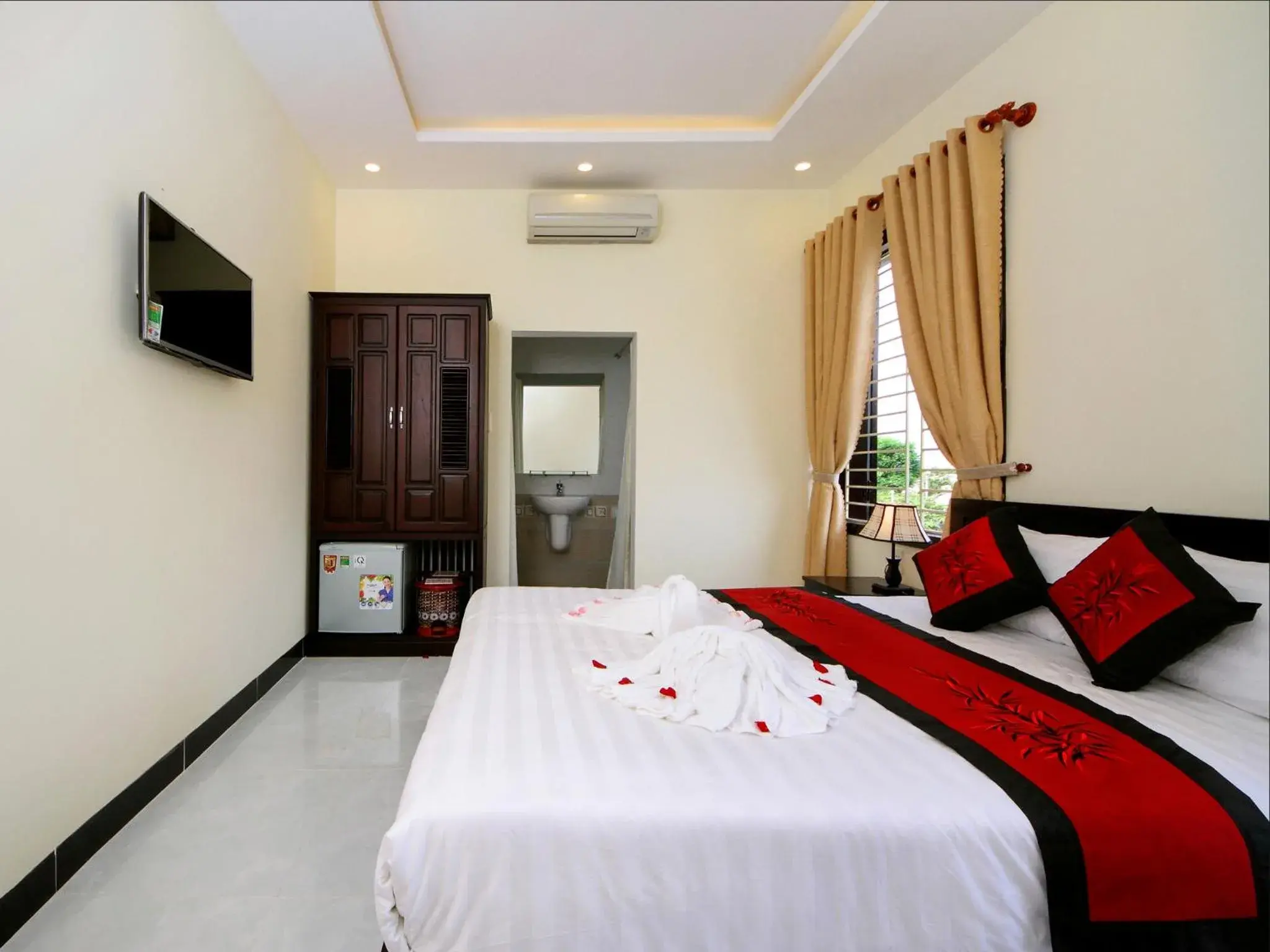 Photo of the whole room, Bed in Fireworks Homestay Photo of the whole room, Bed in Fireworks Homestay