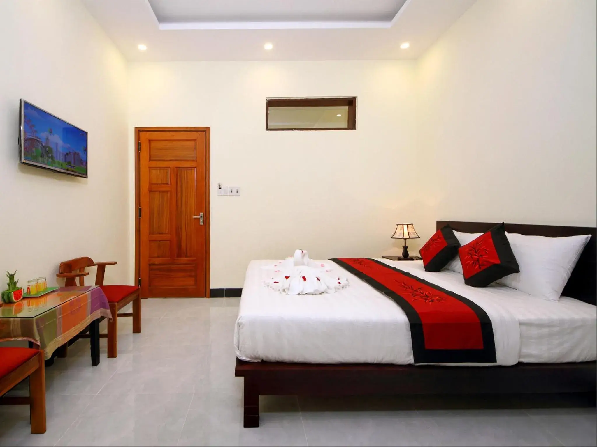 Photo of the whole room, Bed in Fireworks Homestay Photo of the whole room, Bed in Fireworks Homestay