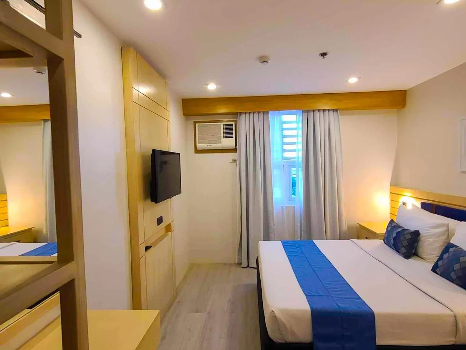 Bed in Cebu Uncle Toms Cabin Hotel powered by Cocotel