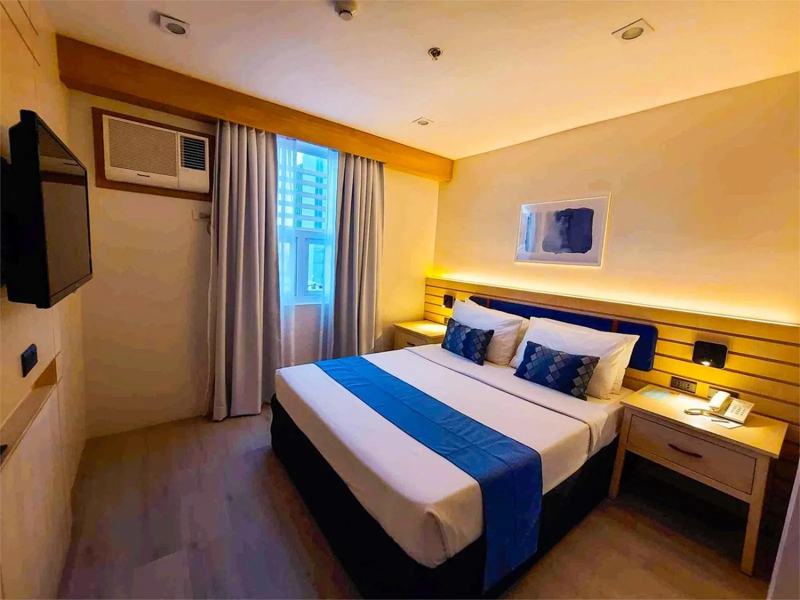 Bed in Cebu Uncle Toms Cabin Hotel powered by Cocotel