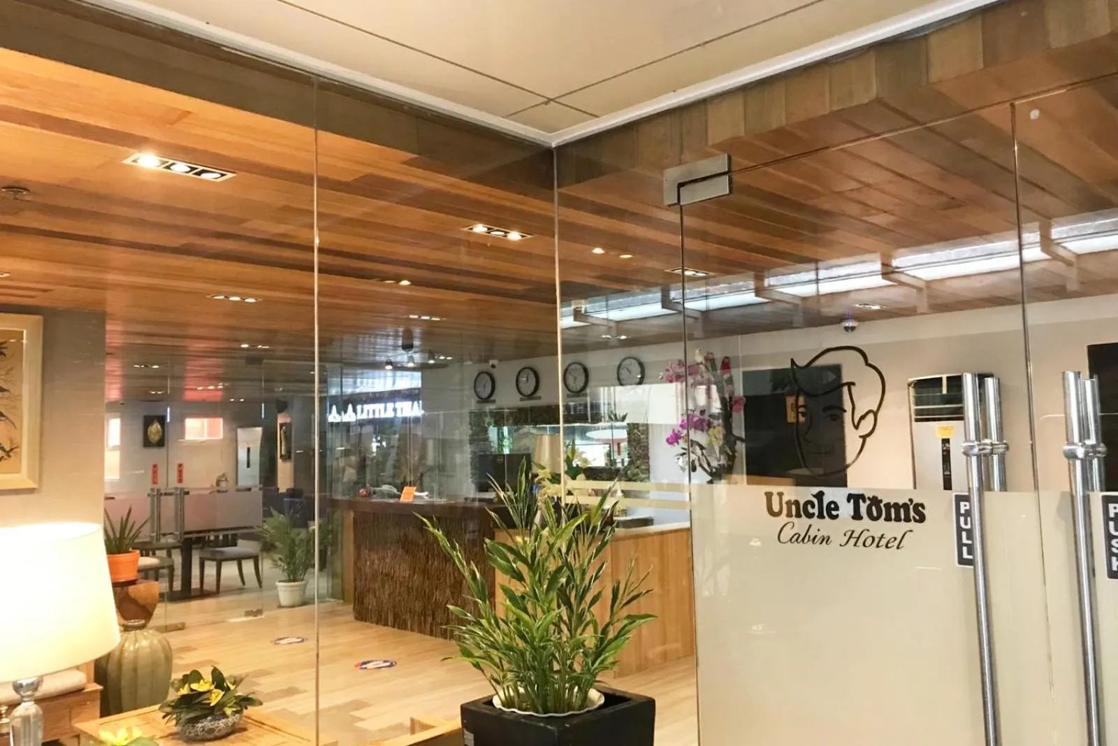 Cebu Uncle Toms Cabin Hotel powered by Cocotel