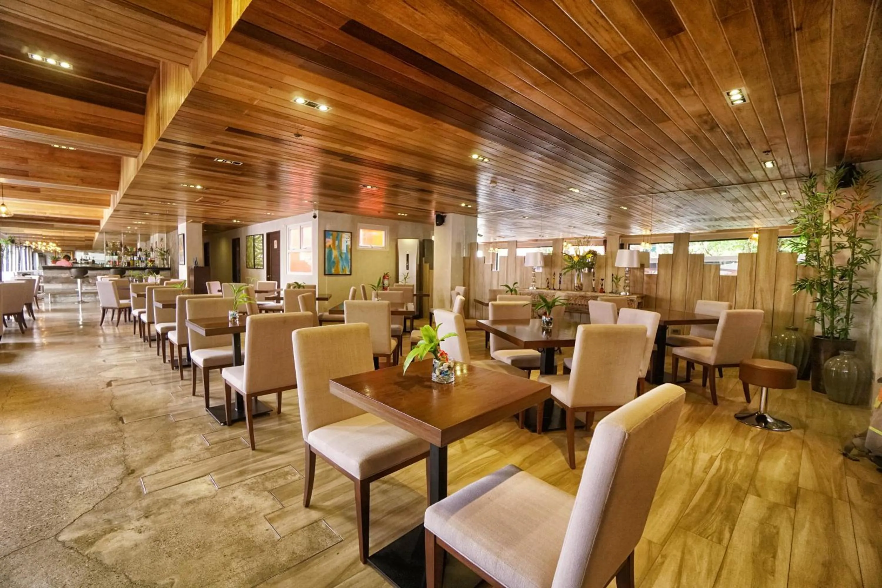 Restaurant/places to eat in Cebu Uncle Toms Cabin Hotel powered by Cocotel