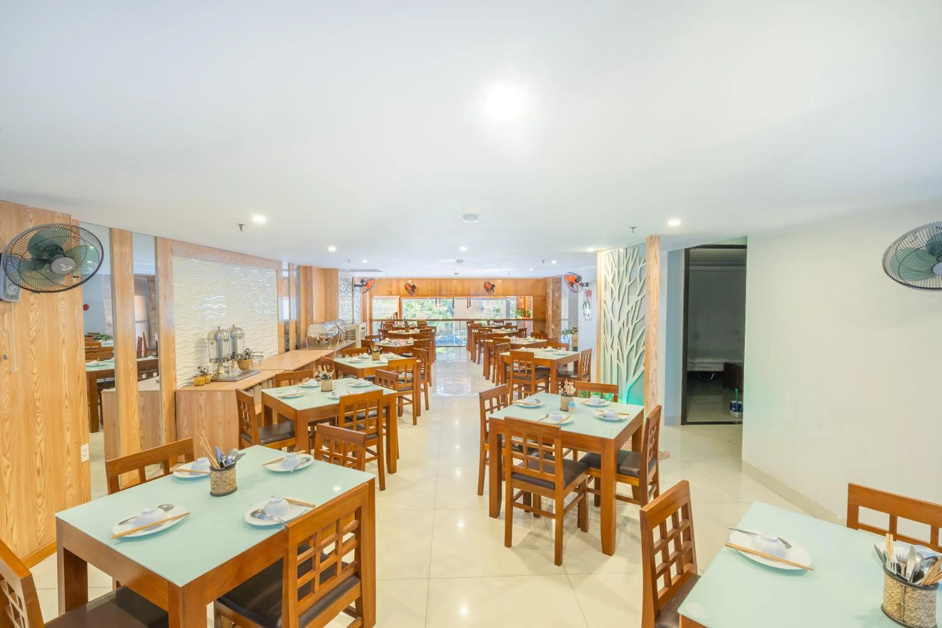 Restaurant/places to eat in Hoa Phong Airport Danang Hotel