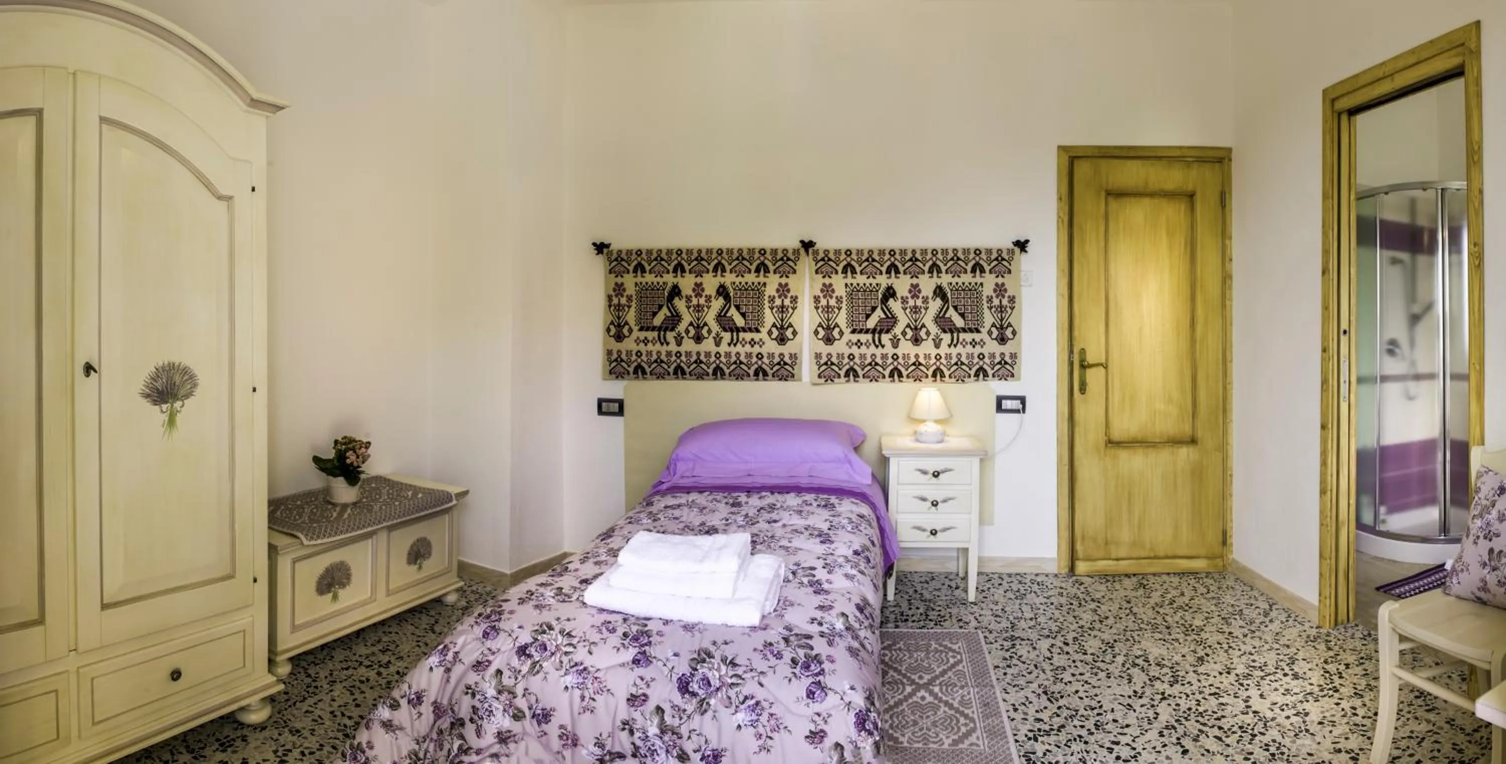 Photo of the whole room, Bed in B&B Aria Ona