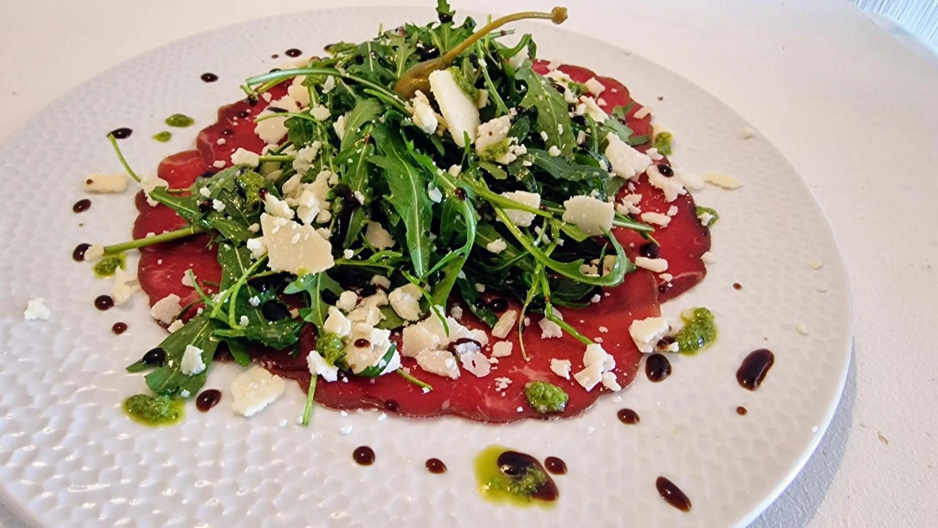 Restaurant/places to eat in Hôtel Saint Jacques