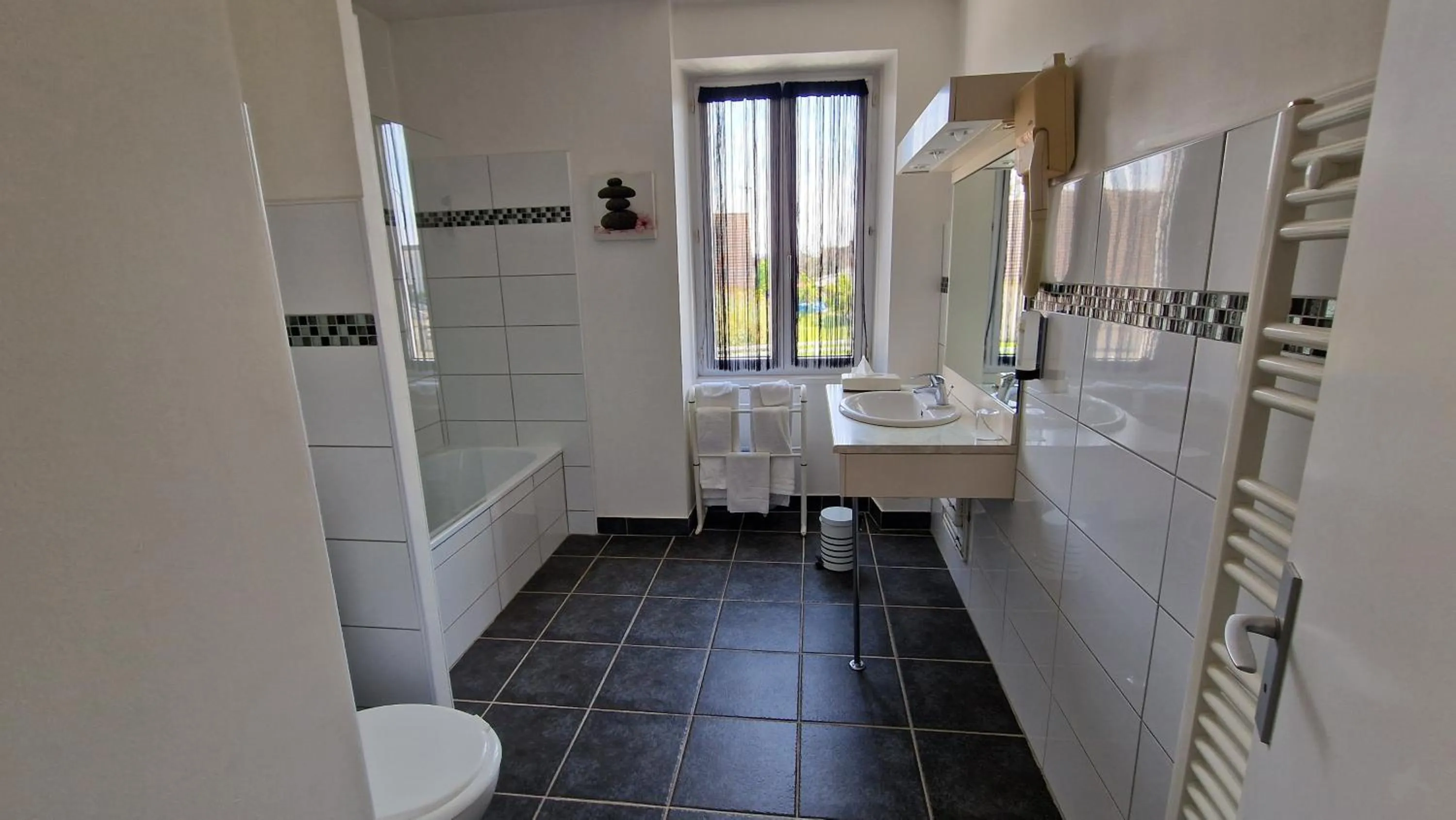 Bathroom in Hôtel Saint Jacques