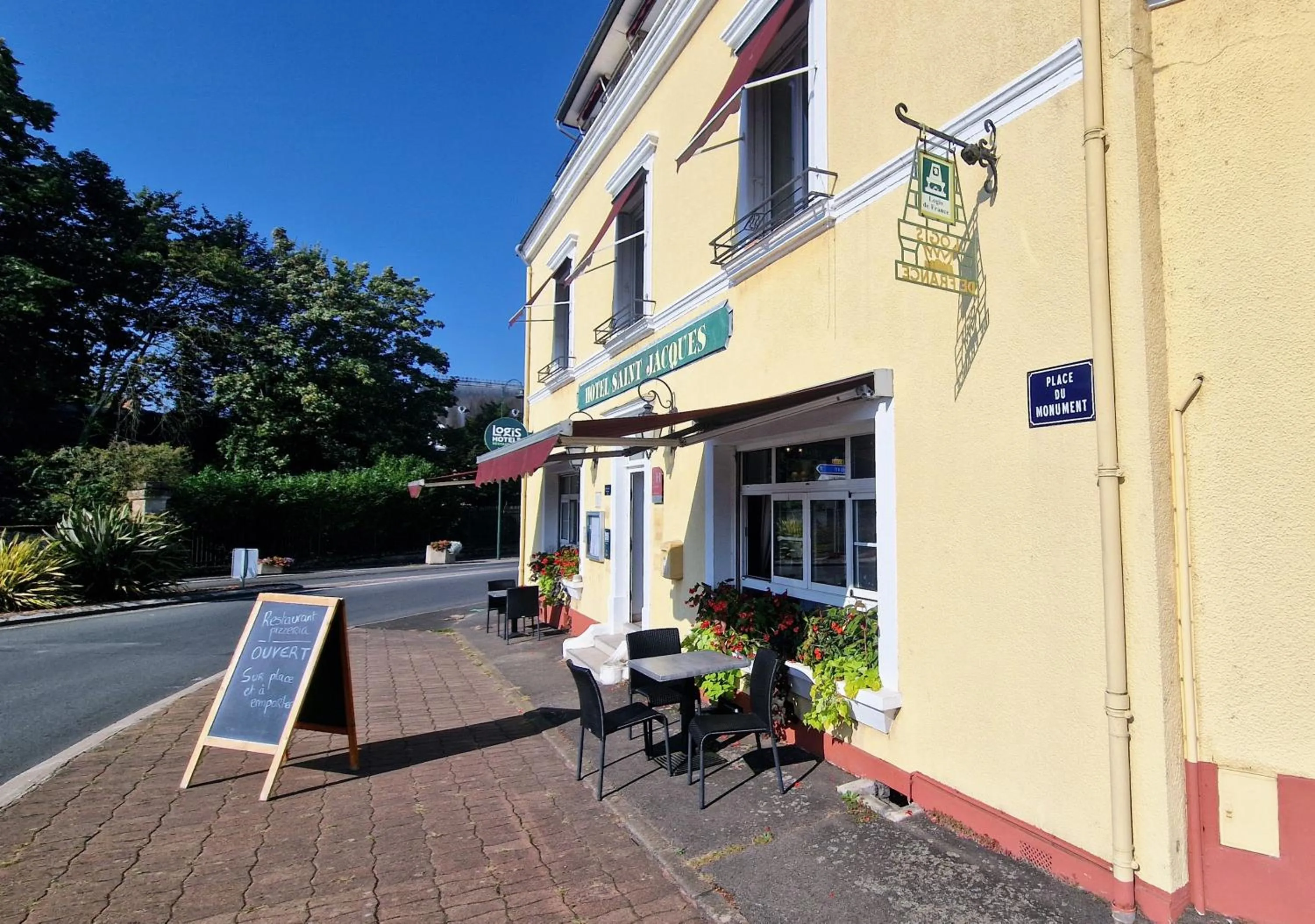 Property building in Hôtel Saint Jacques
