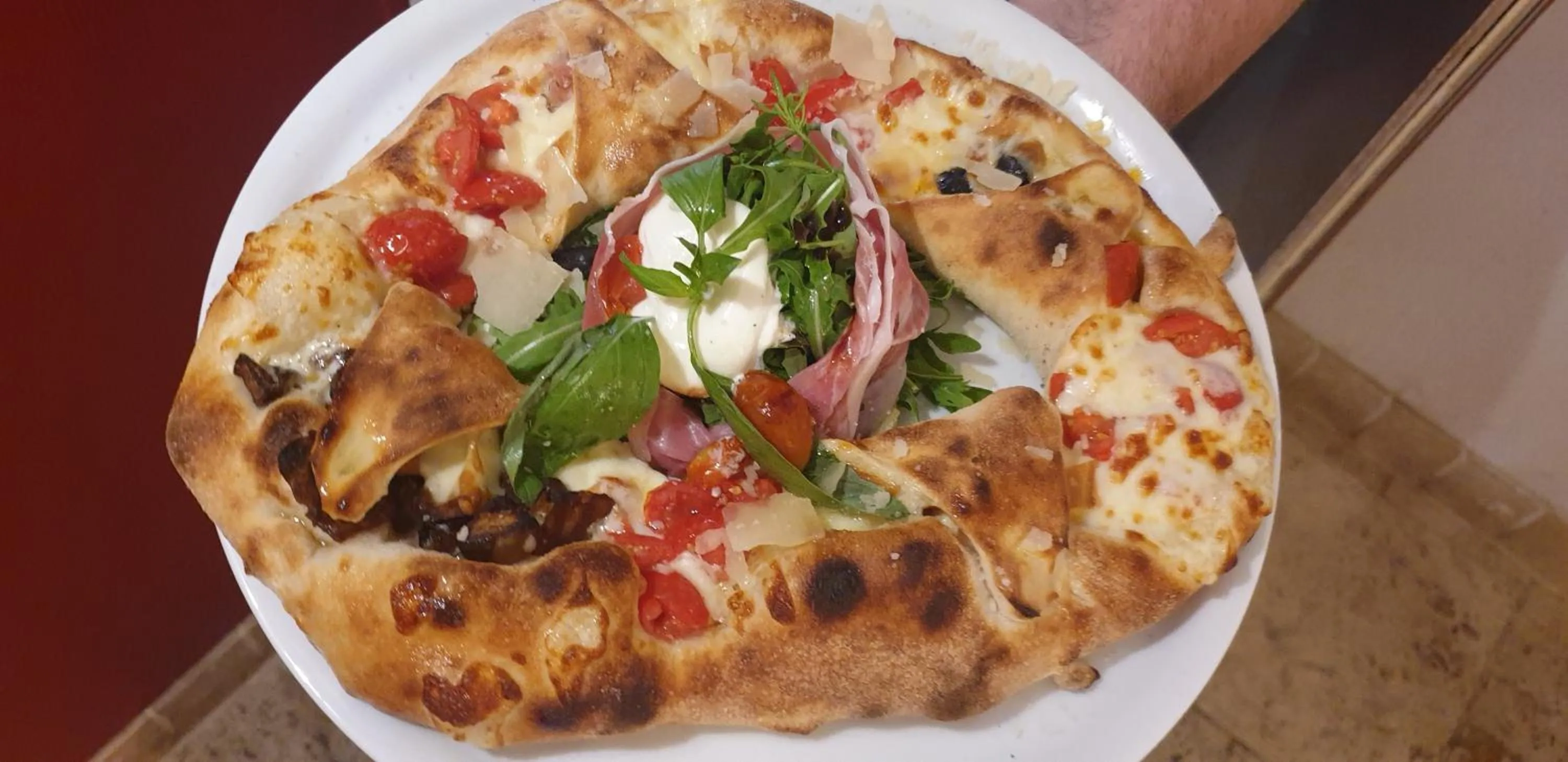 Restaurant/places to eat in Hôtel Saint Jacques