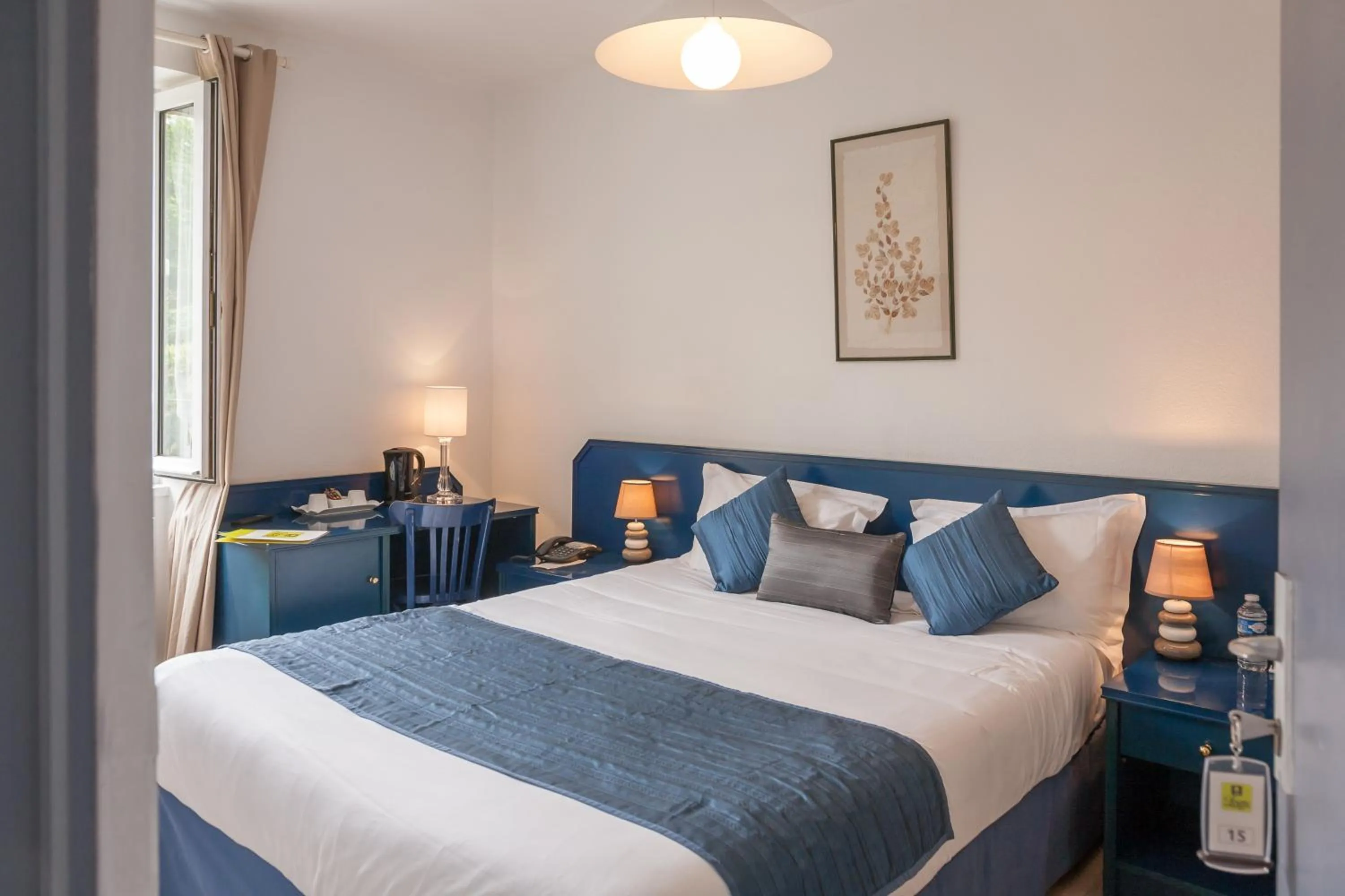 Bed in Hôtel Saint Jacques