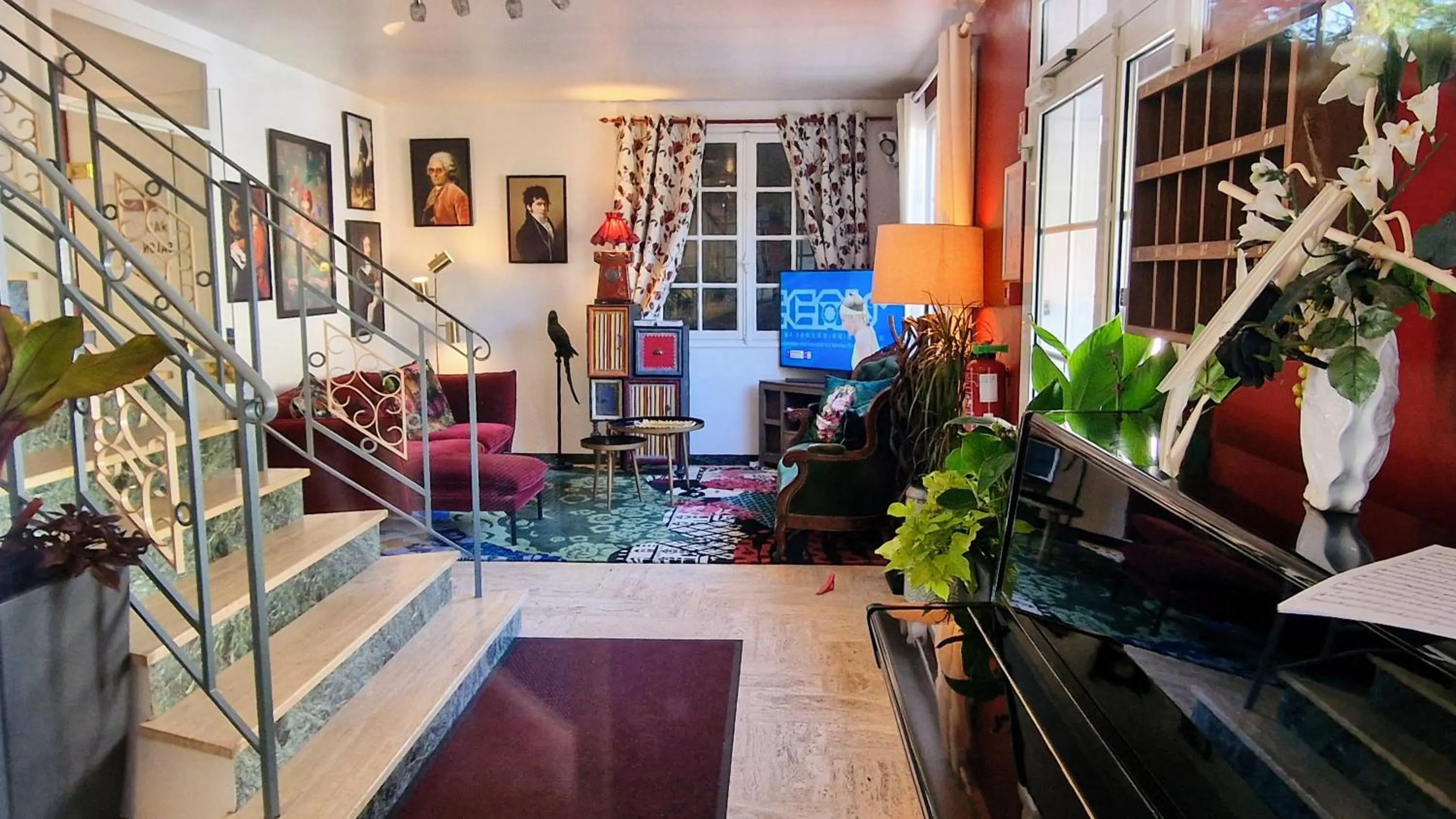 TV and multimedia in Hôtel Saint Jacques